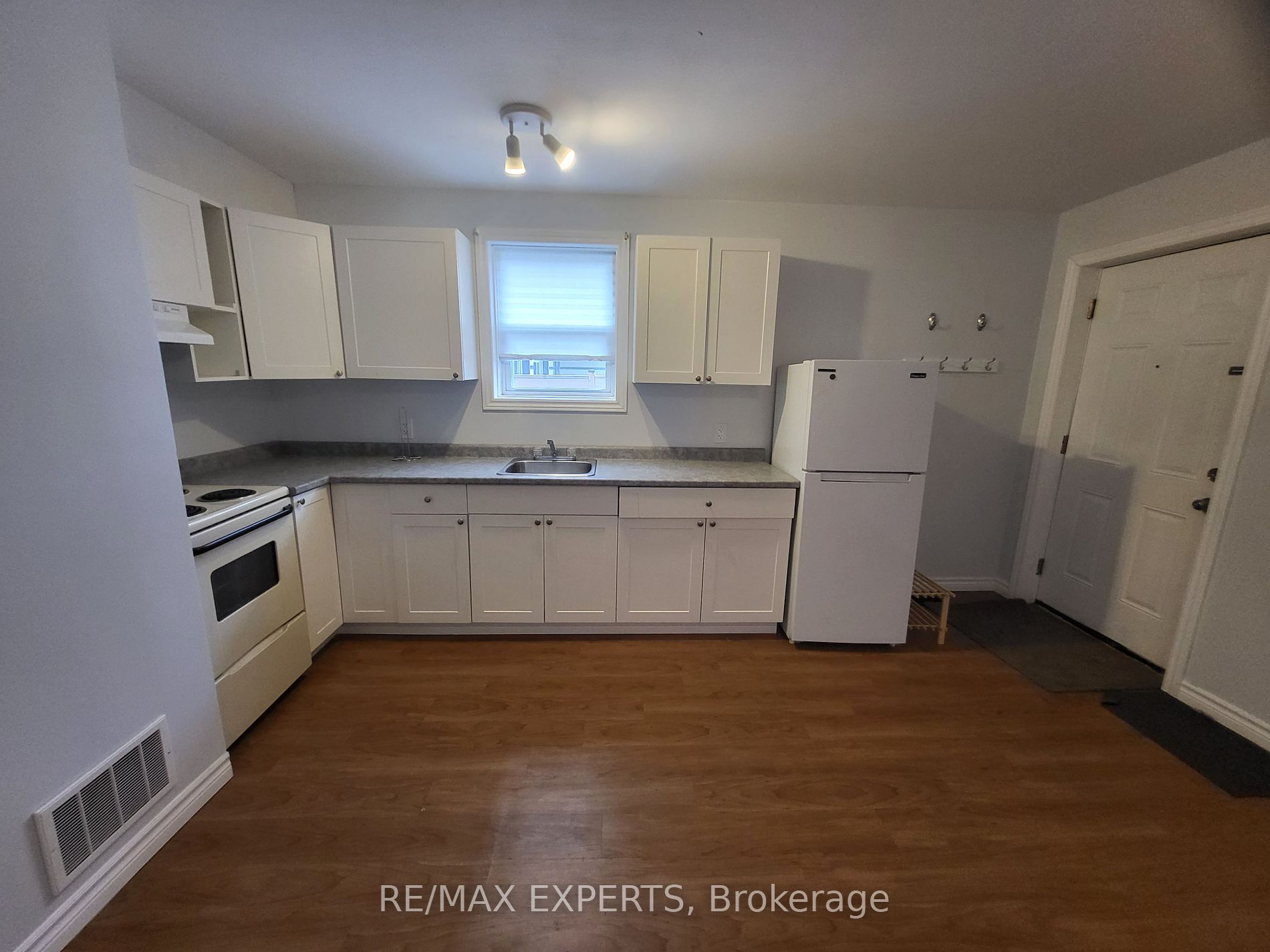 62 West Street S