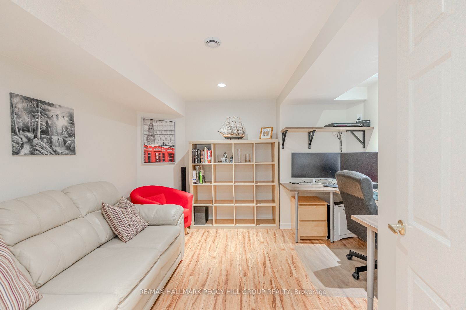 22 Macmillan Cres