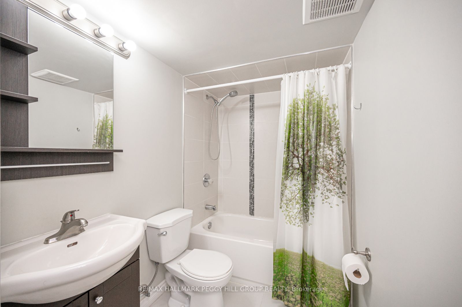 22 Macmillan Cres