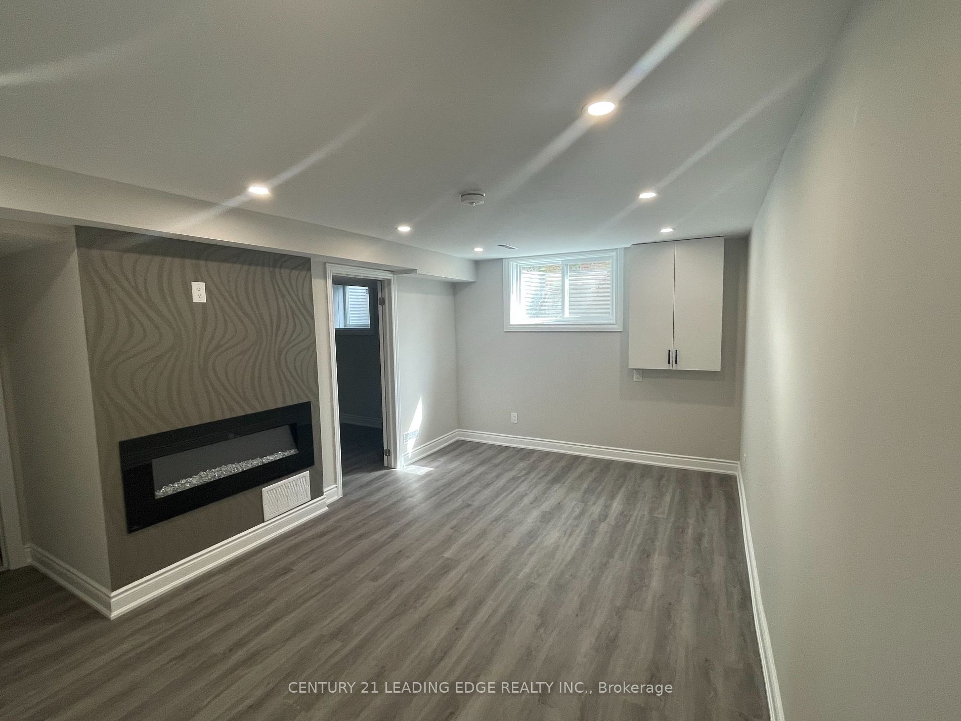 314 Grove Street E #Lower