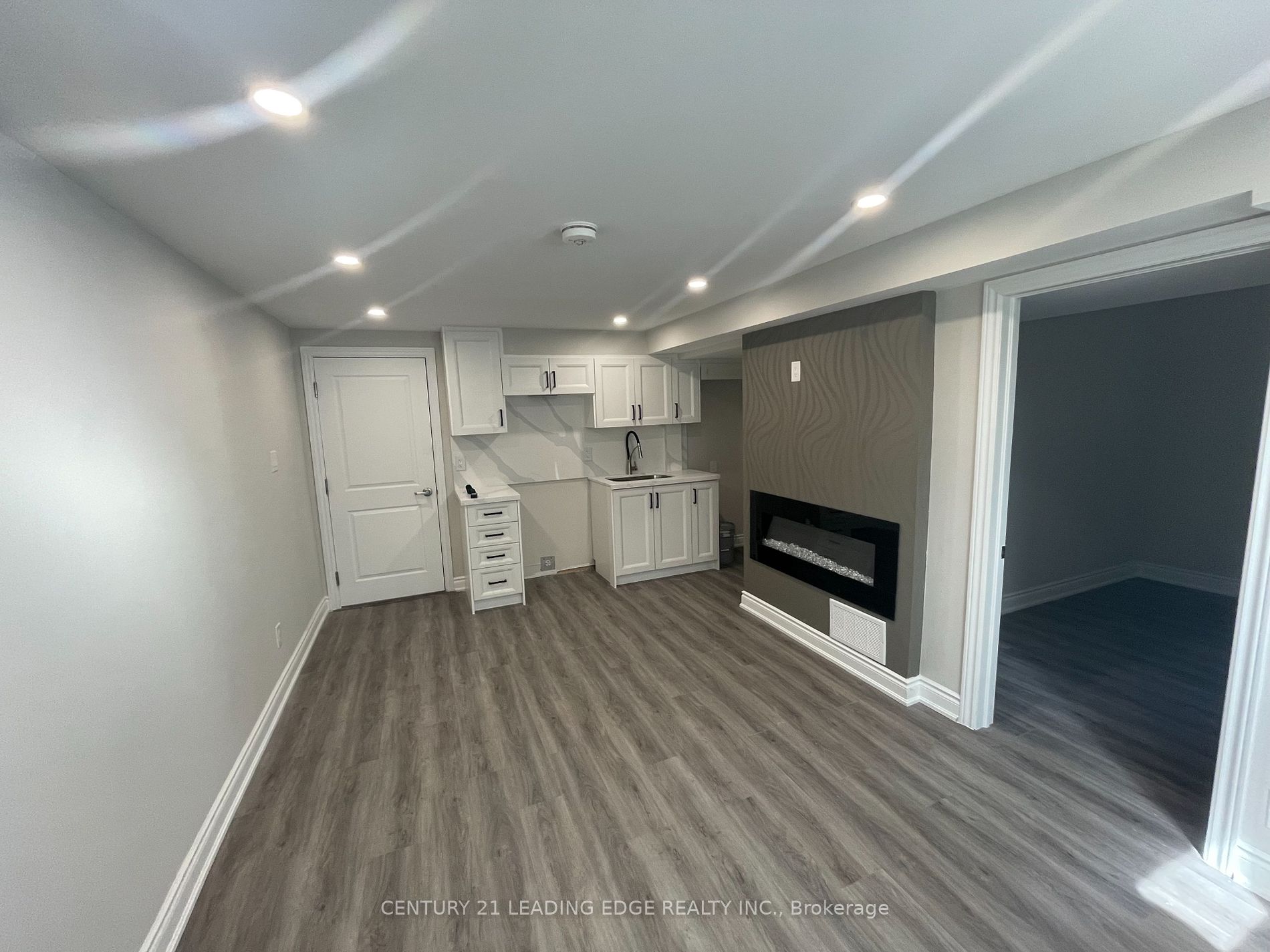 314 Grove Street E #Lower