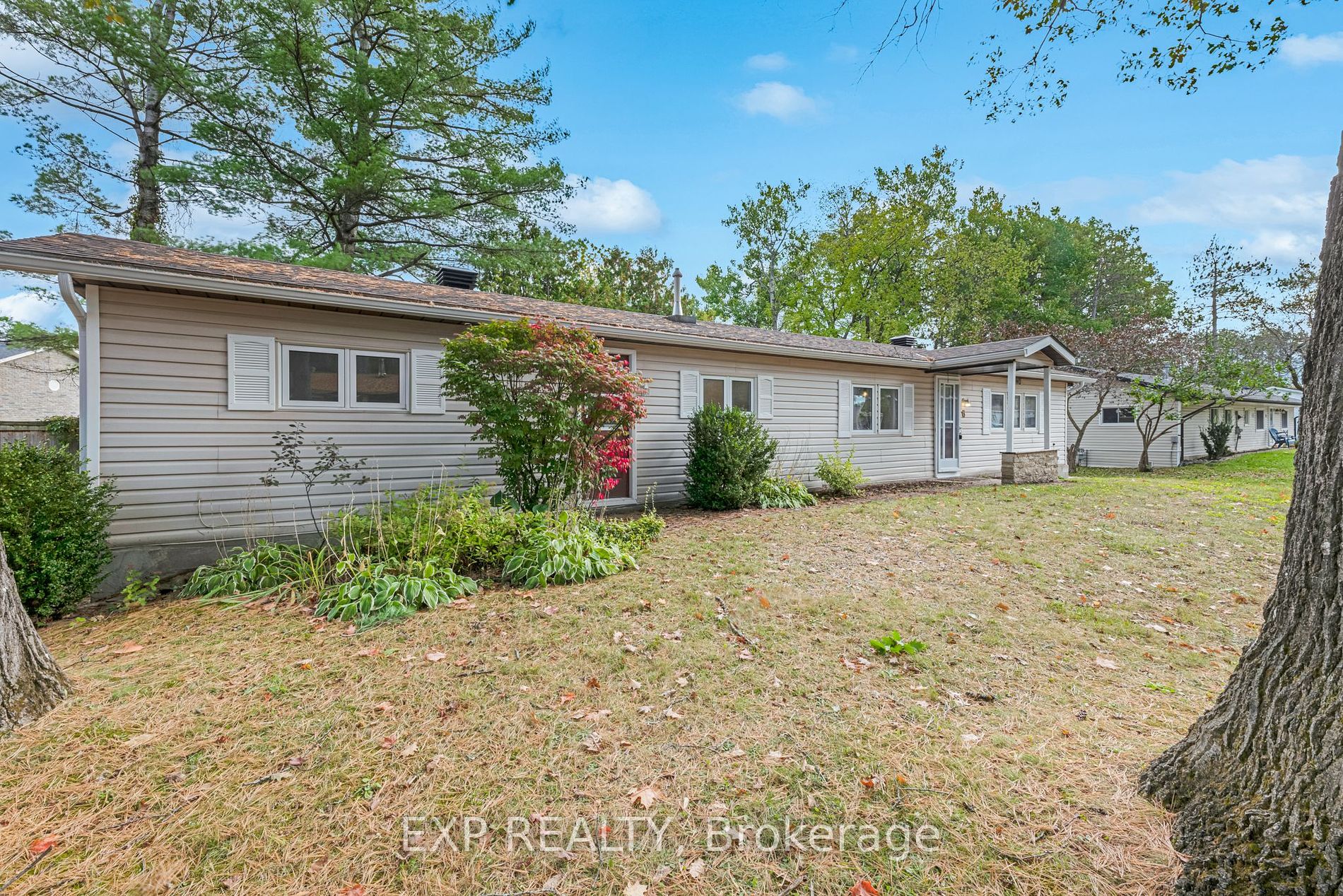 6 Carruthers Street S