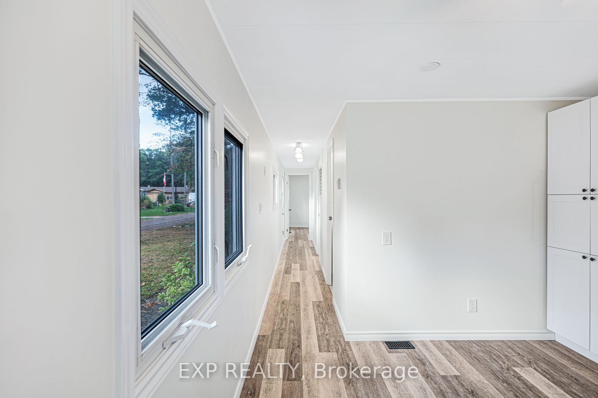 6 Carruthers Street S