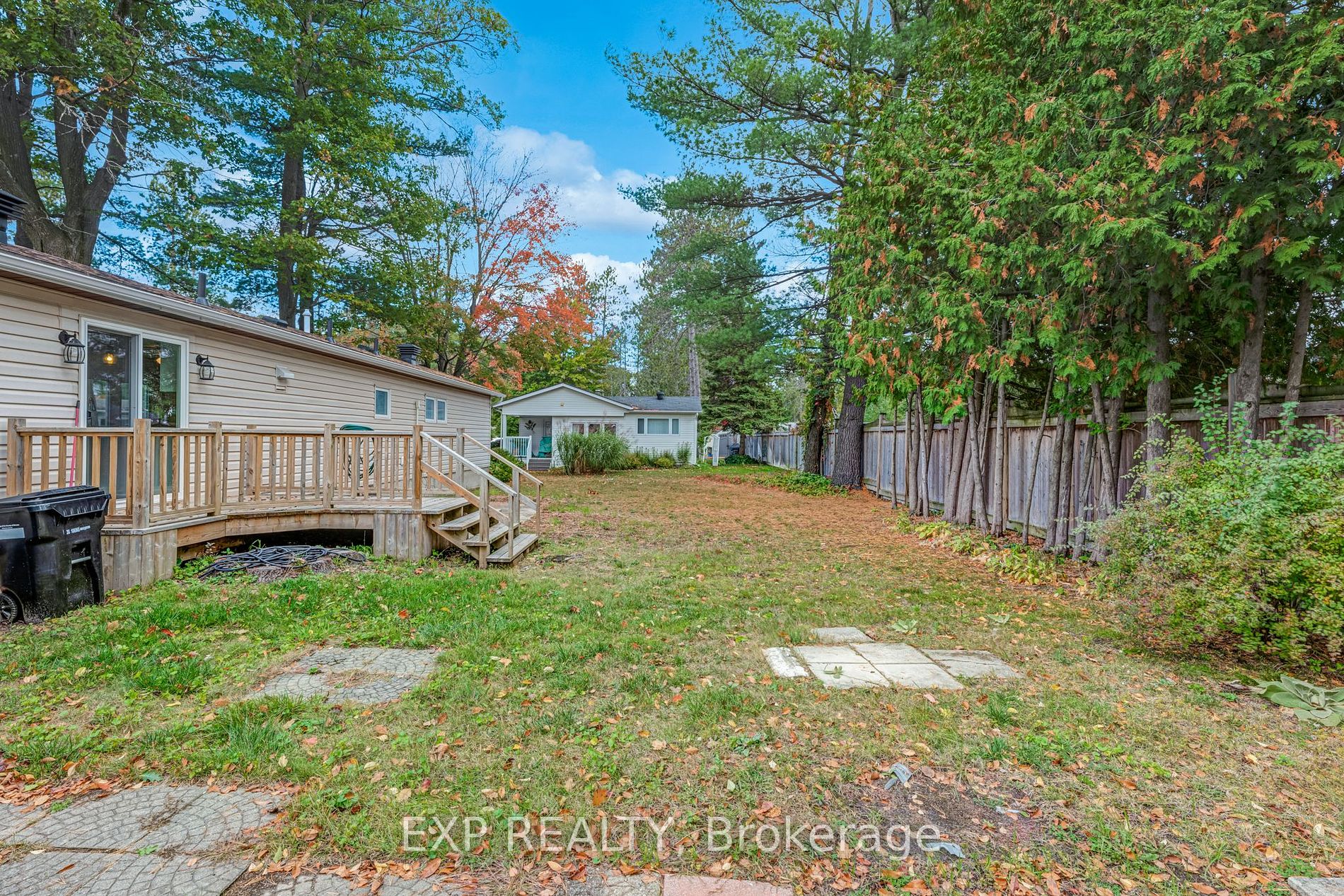 6 Carruthers Street S