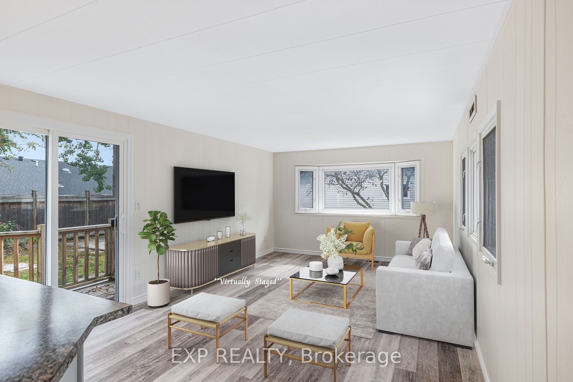 6 Carruthers Street S