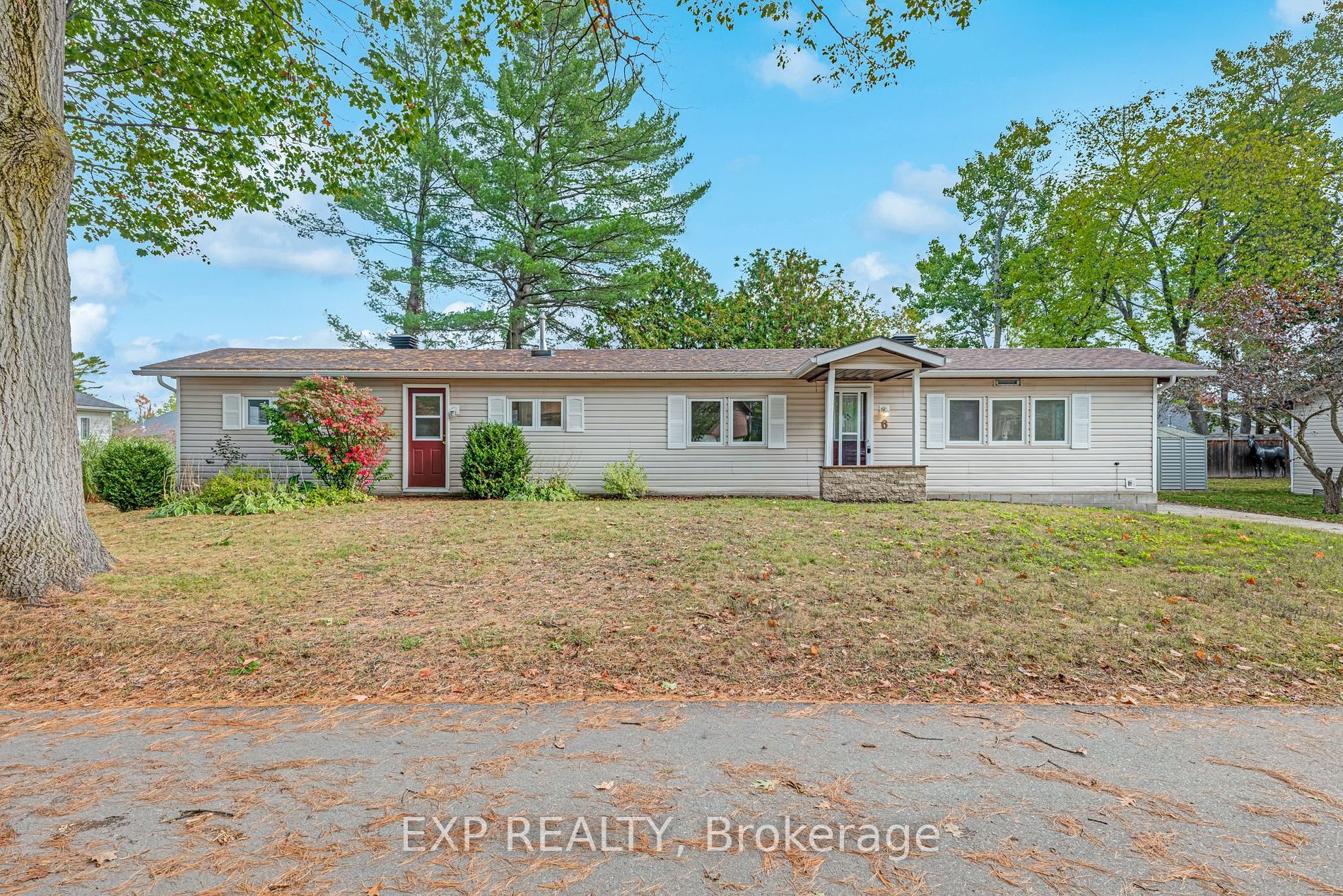 6 Carruthers Street S