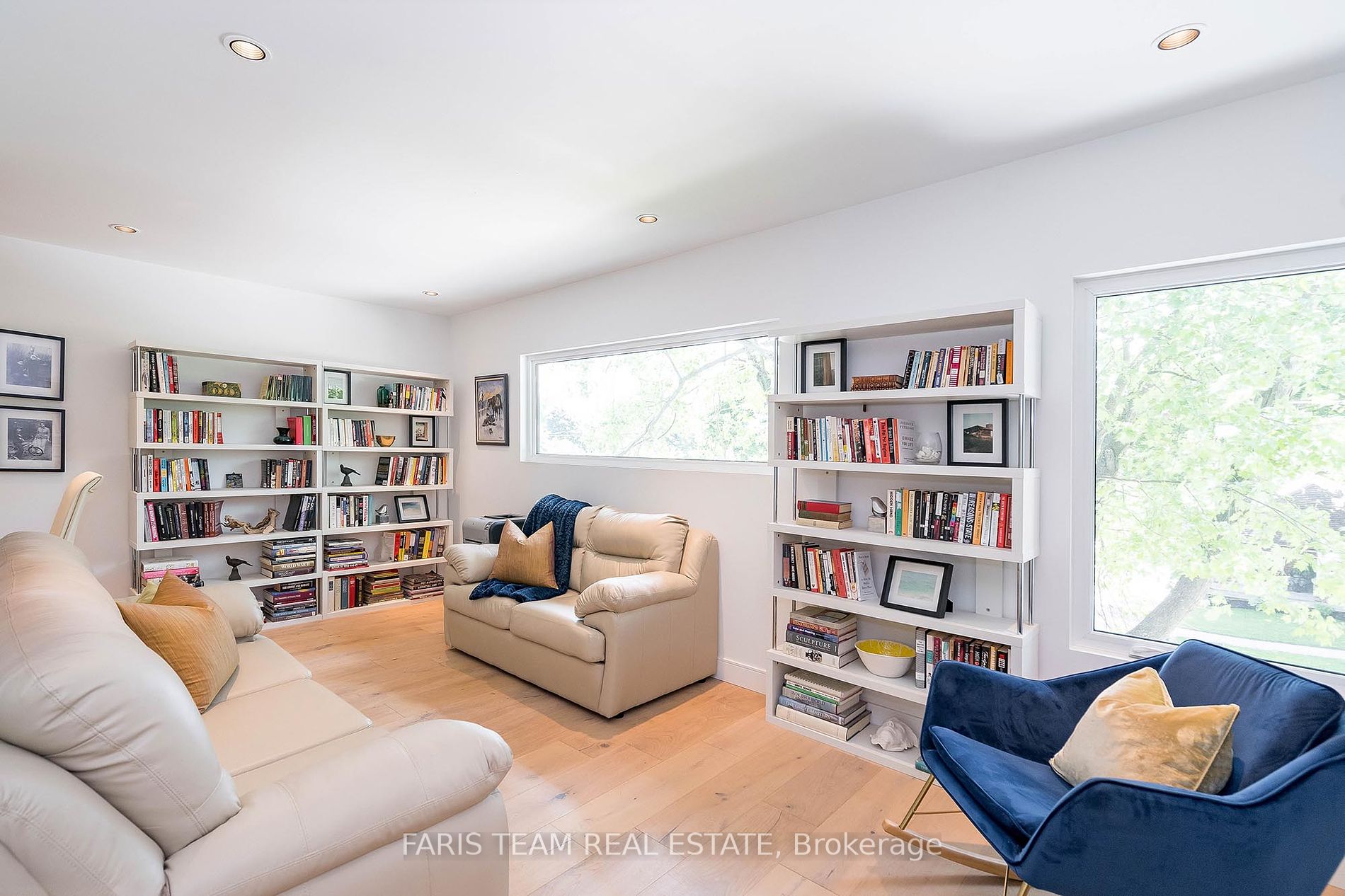 202 Napier St