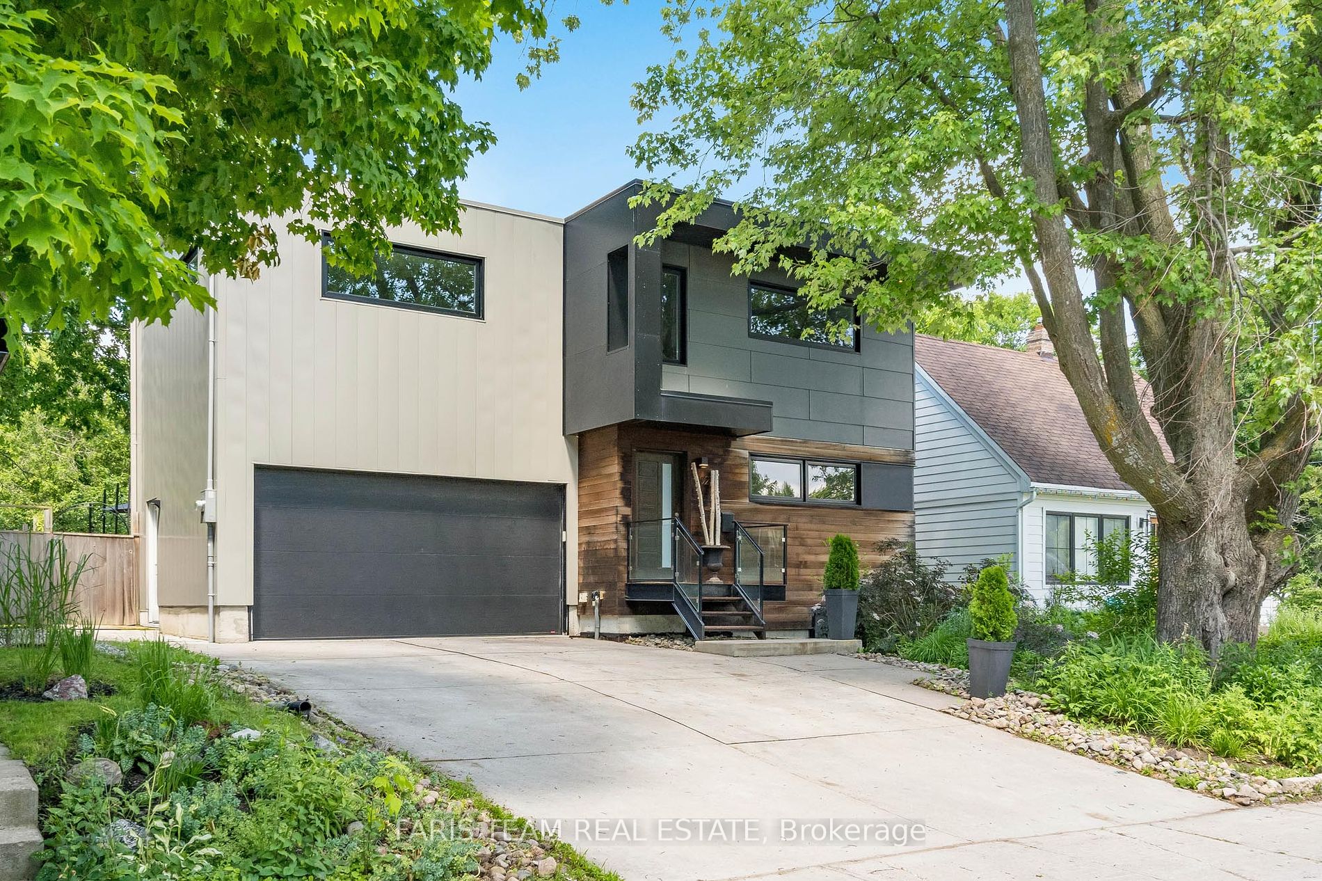 202 Napier St