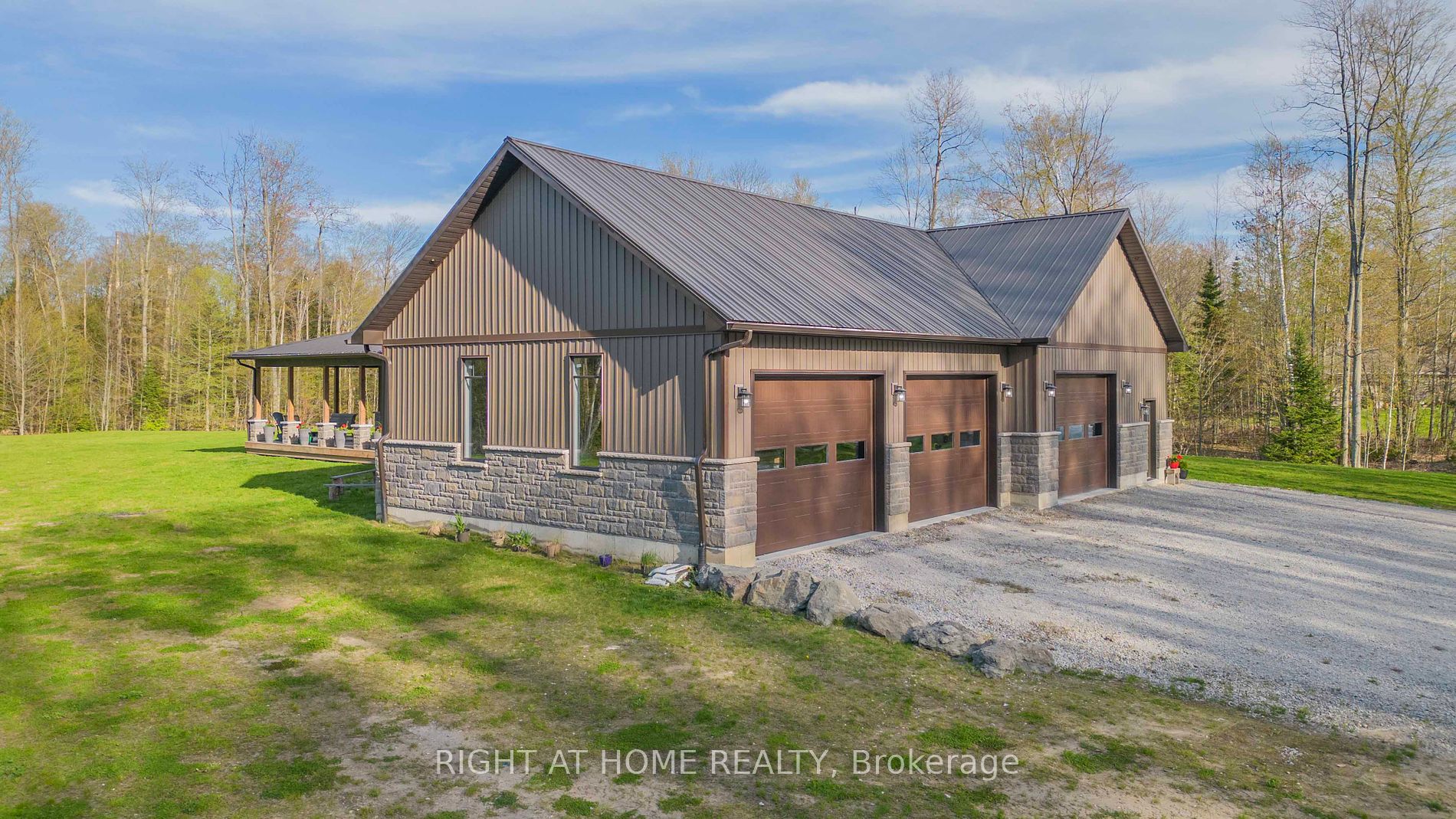 16 Whitetail Dr