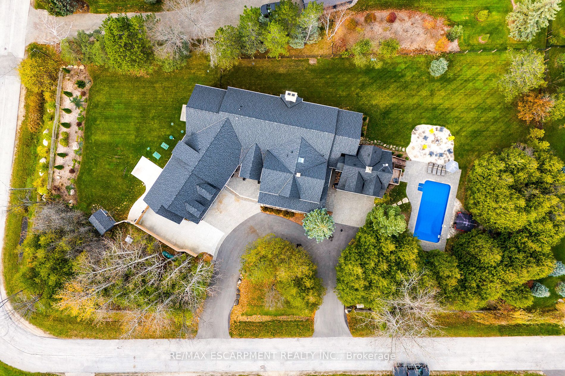 4 Buckingham Boulevard