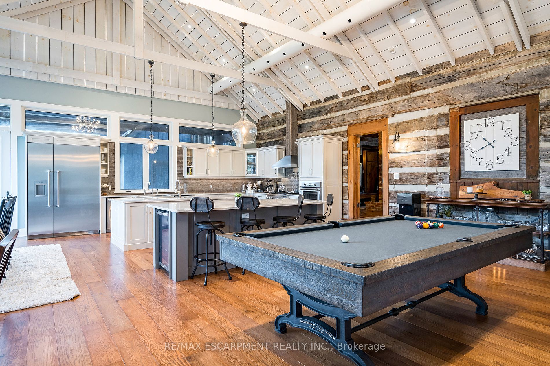4 Buckingham Boulevard