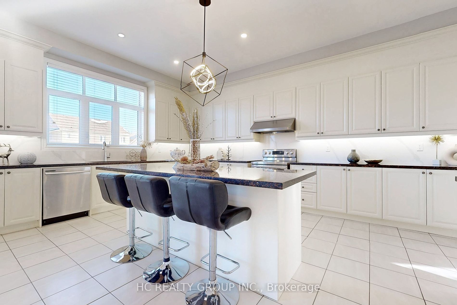56 Redmond Cres