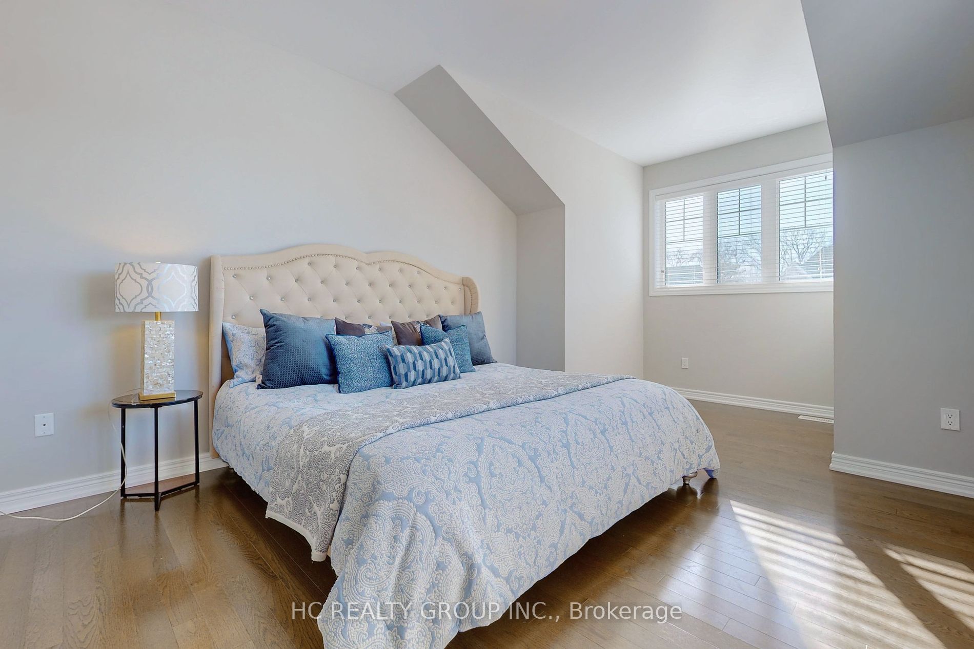 56 Redmond Cres