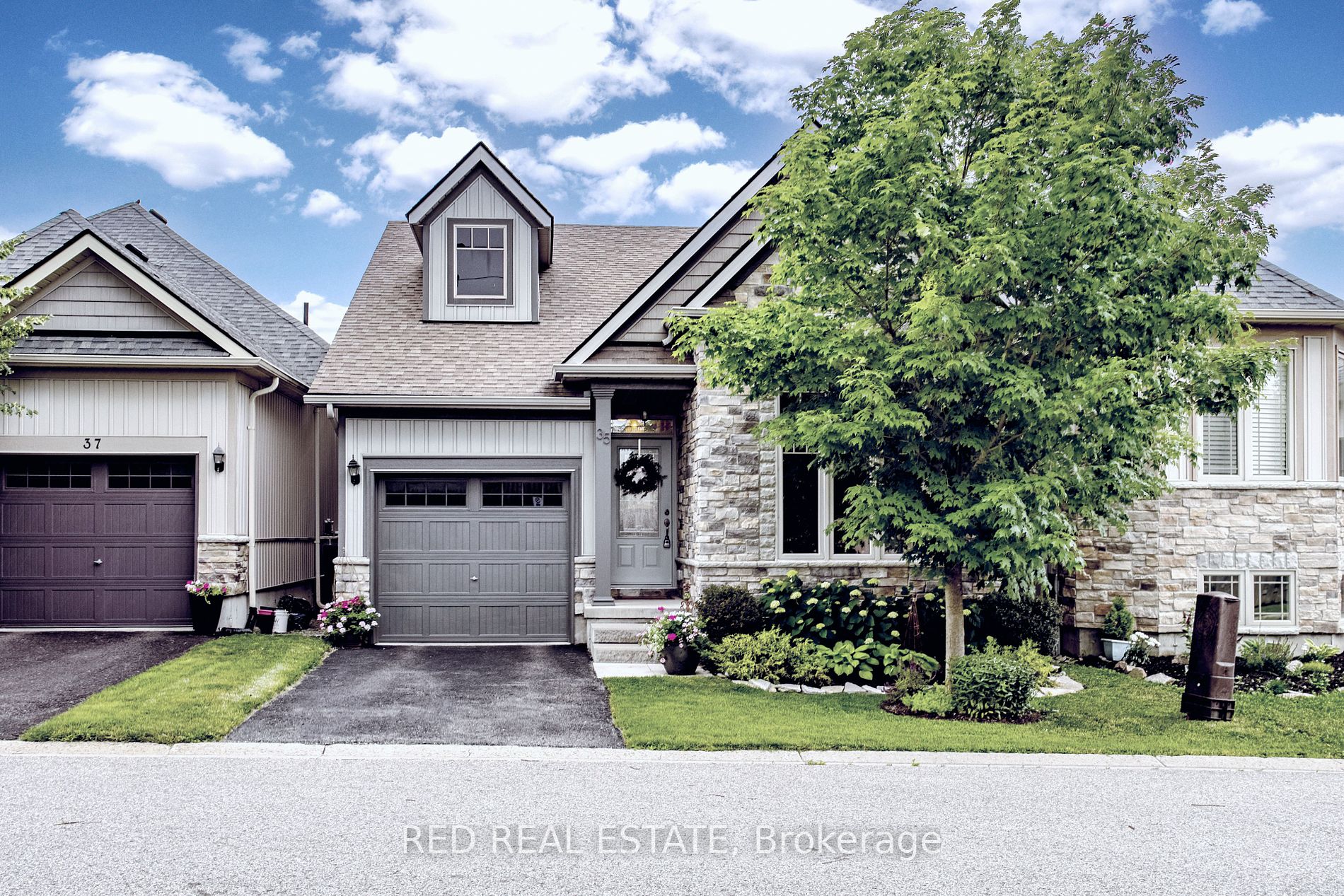 35 Canterbury Circle
