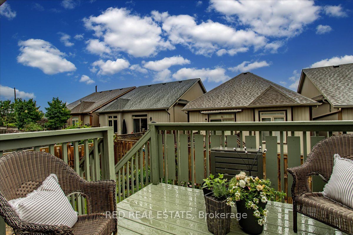 35 Canterbury Circle