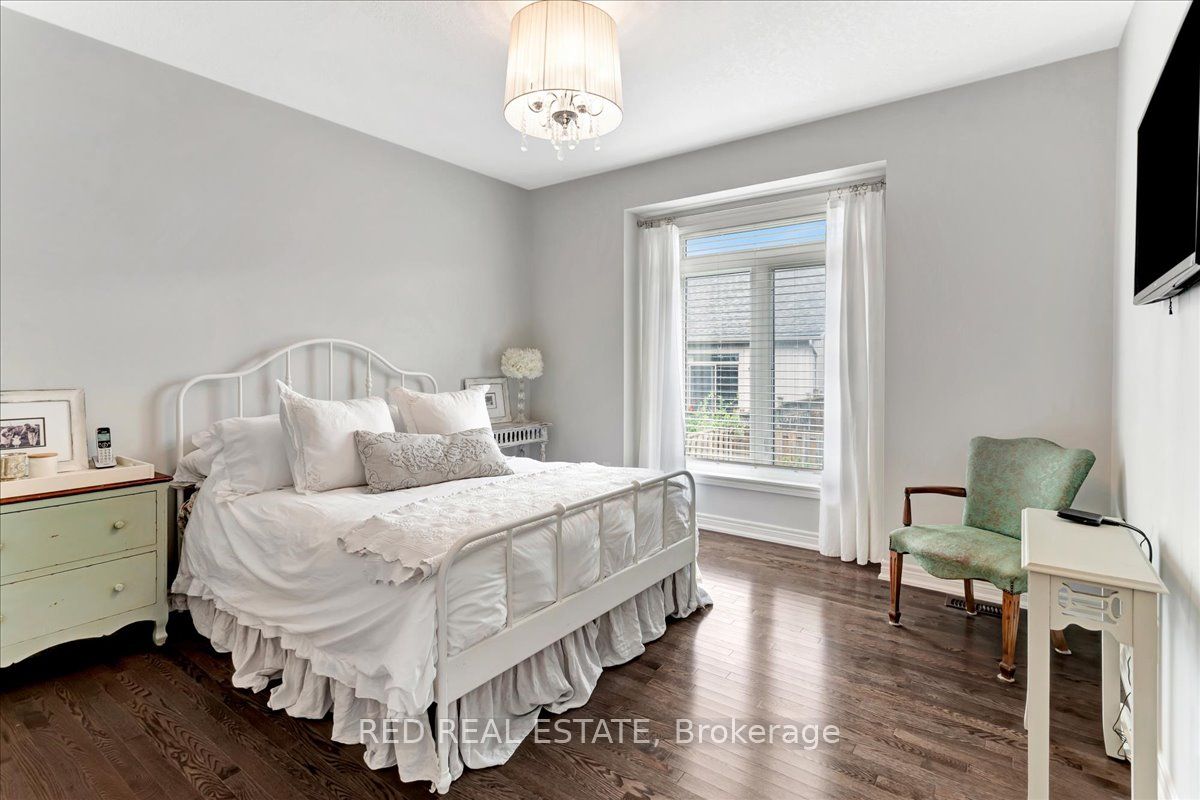 35 Canterbury Circle