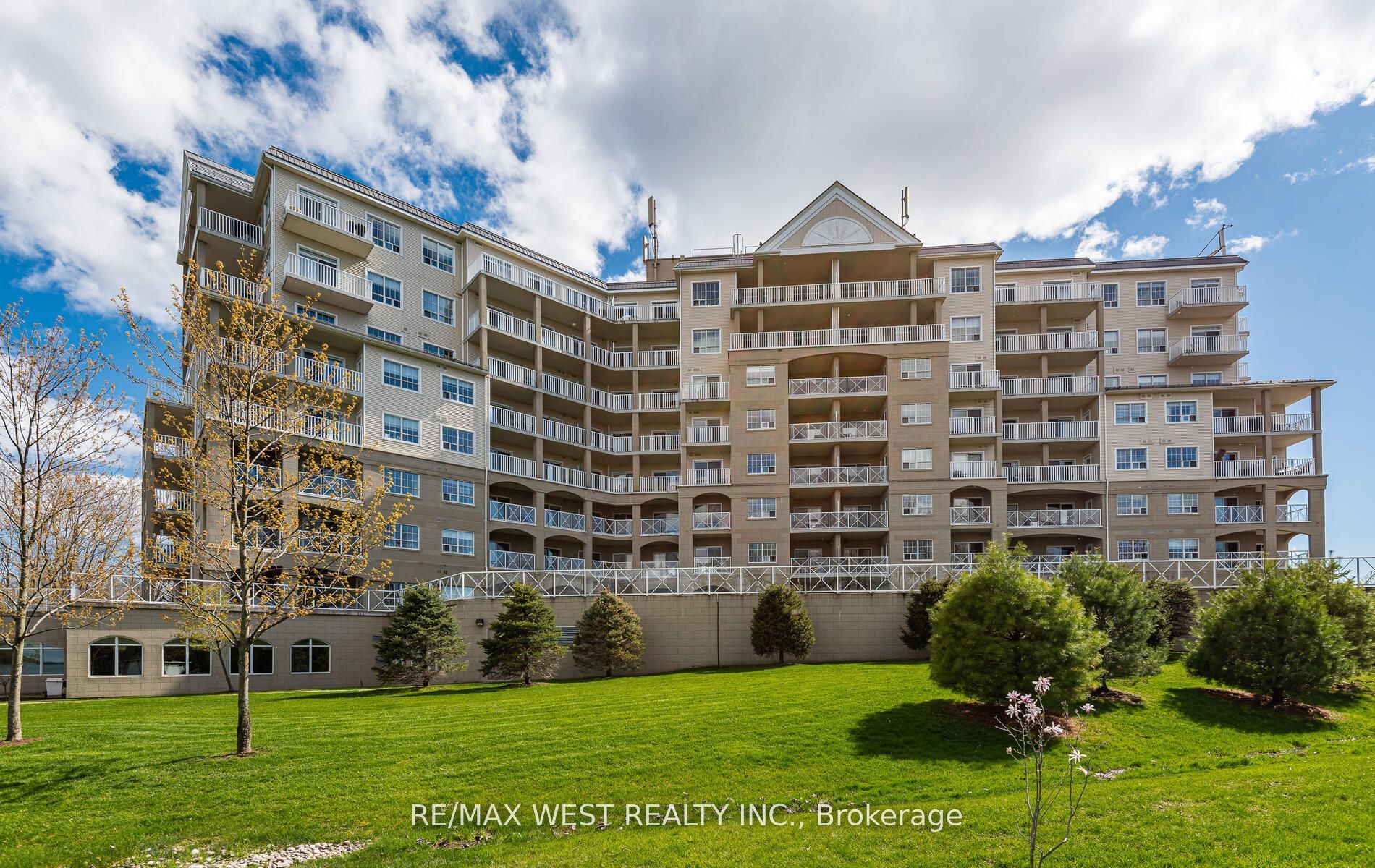 354 Atherley Rd, #313