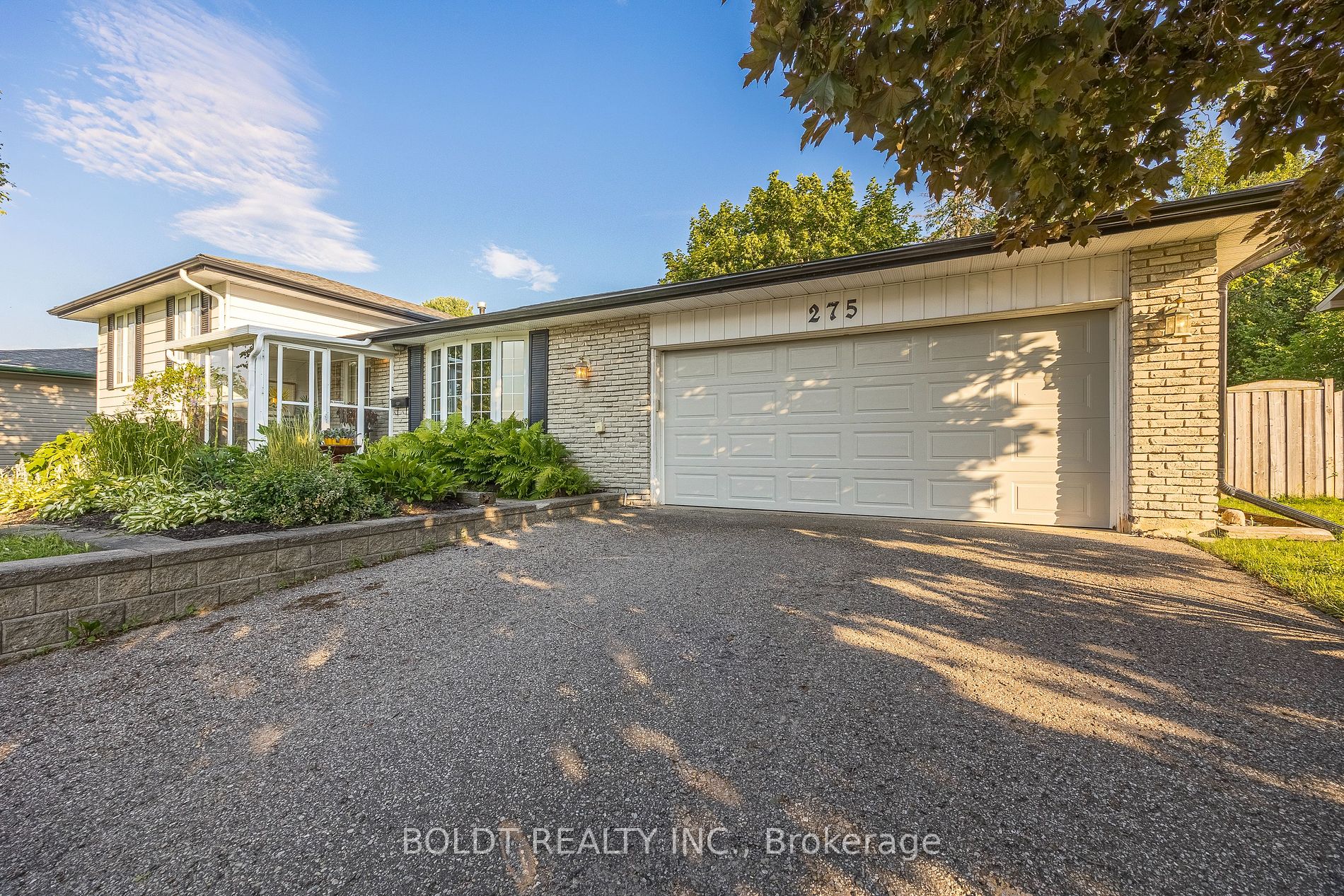 275 Pine Dr