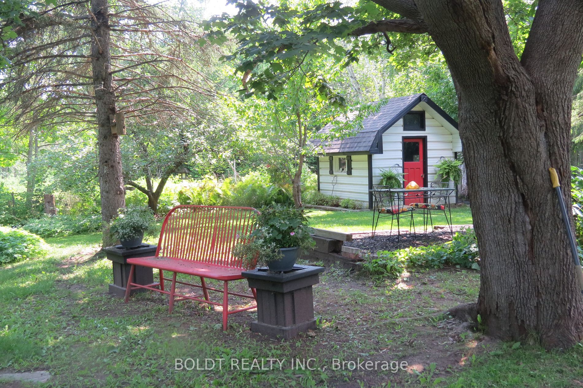 275 Pine Dr