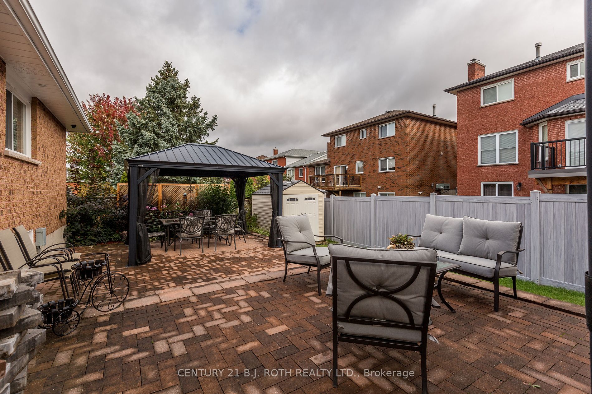 82 Johnson St