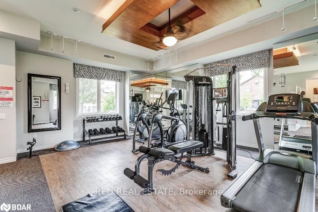 720 Yonge St, #212