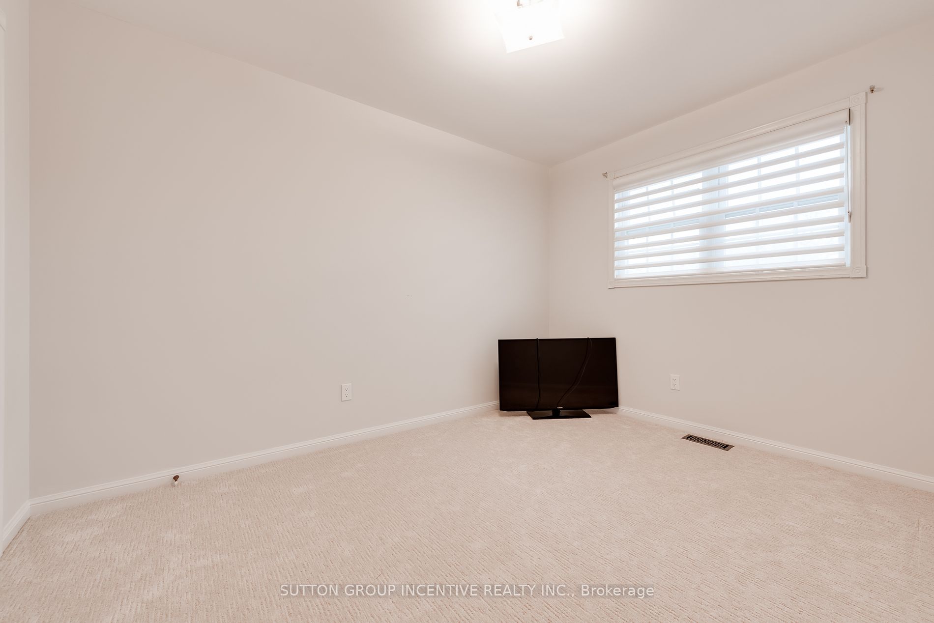 18 Valley Drive