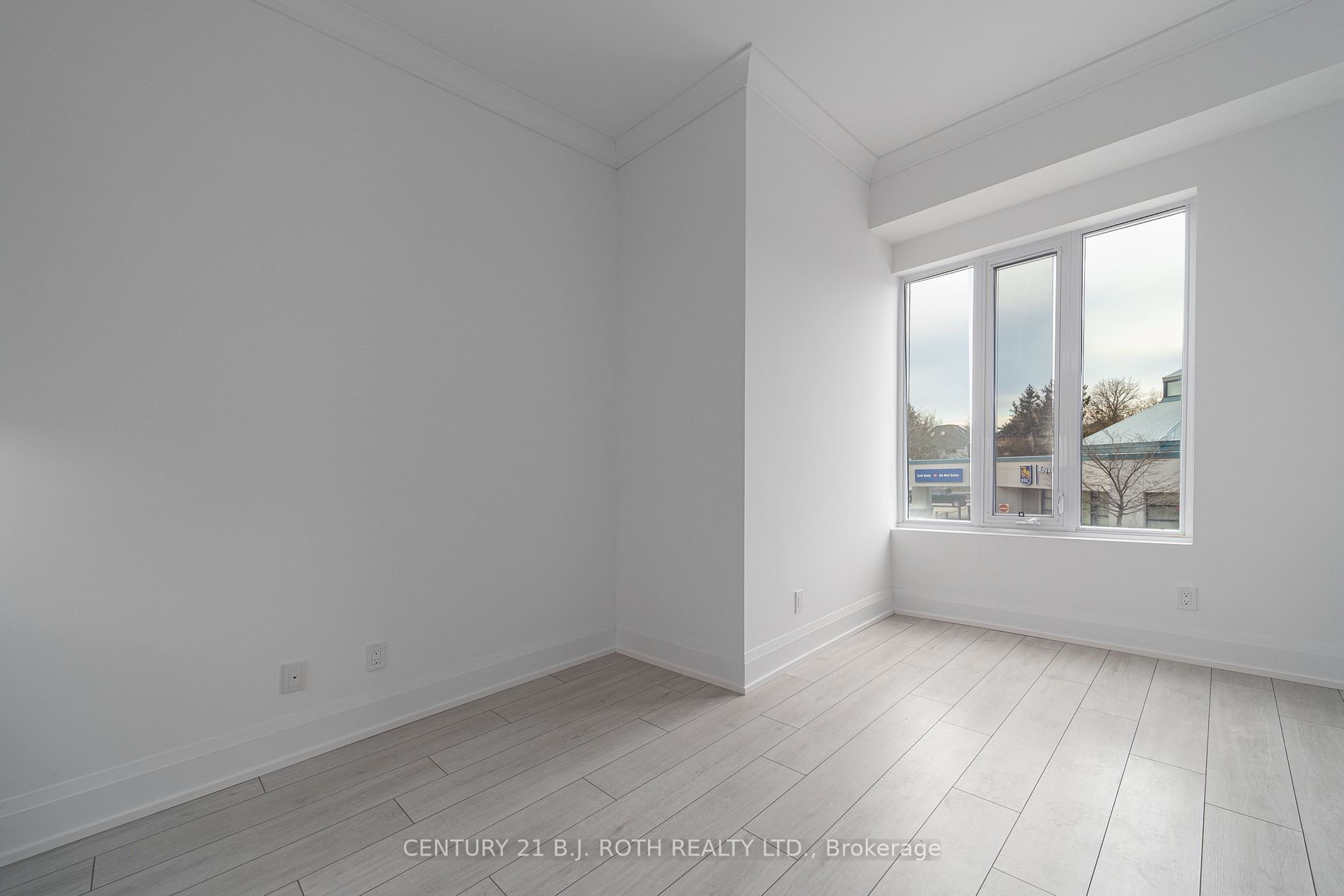 1 HUME Street, #220