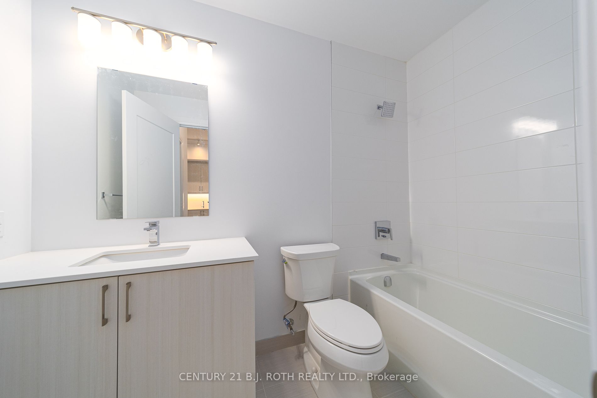 1 HUME Street, #220