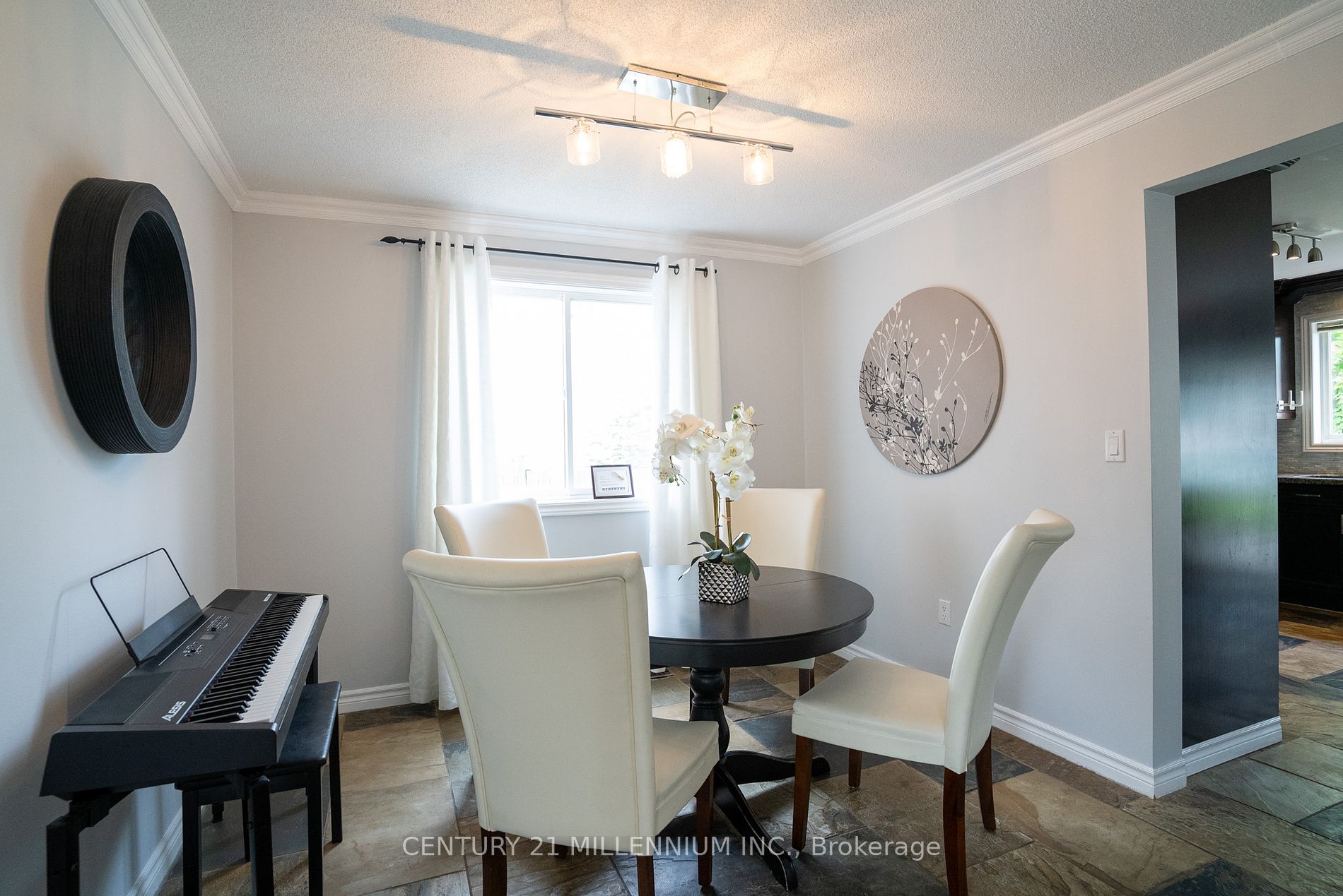 9 Whitehorn Crescent