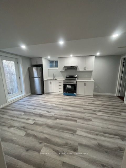 9 Whitehorn Crescent