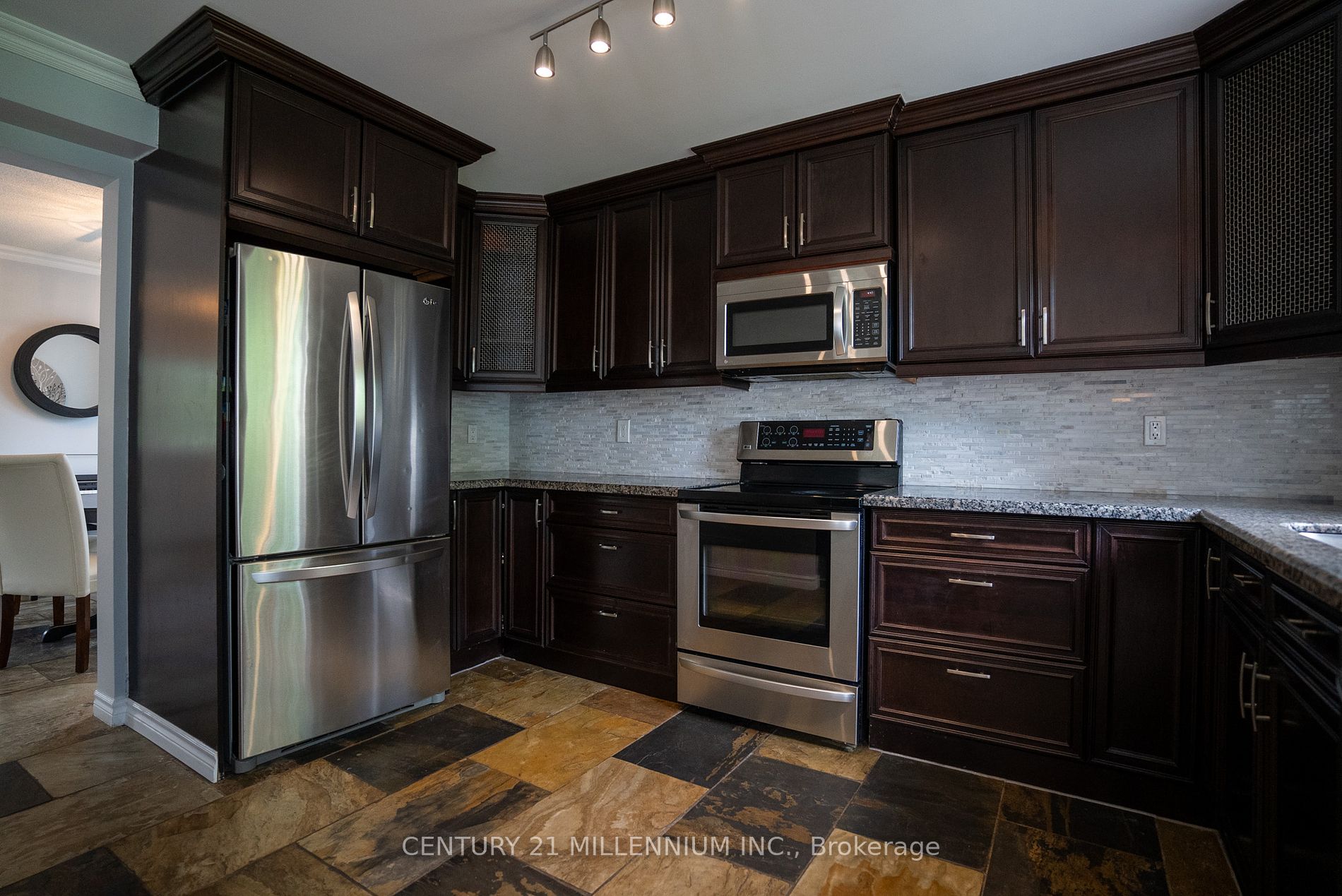 9 Whitehorn Crescent