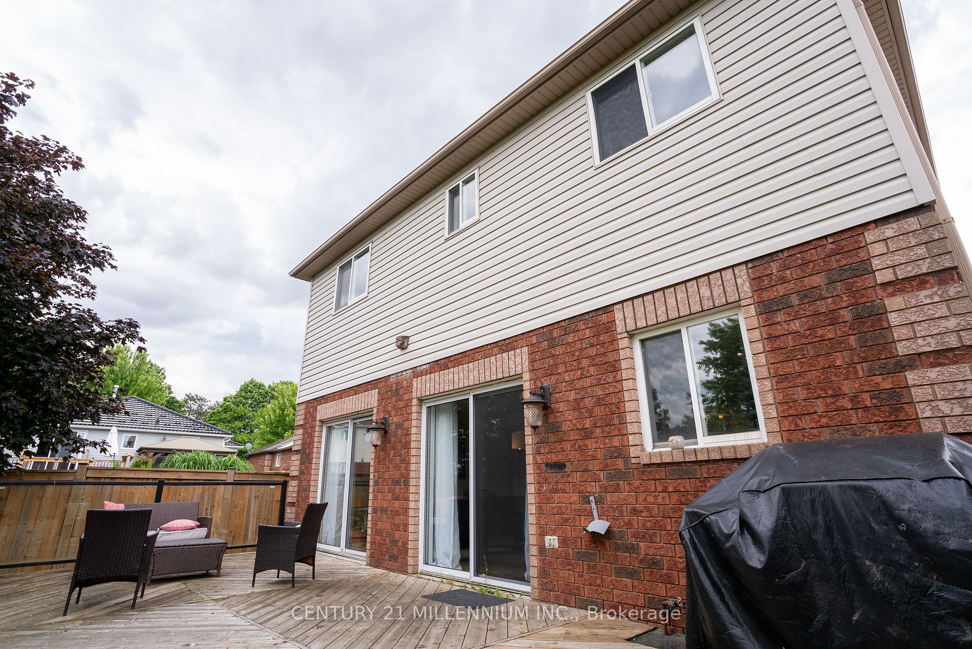 9 Whitehorn Crescent