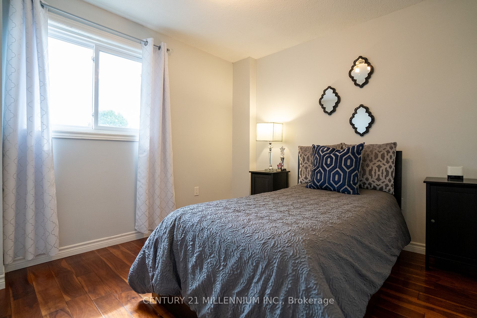 9 Whitehorn Crescent