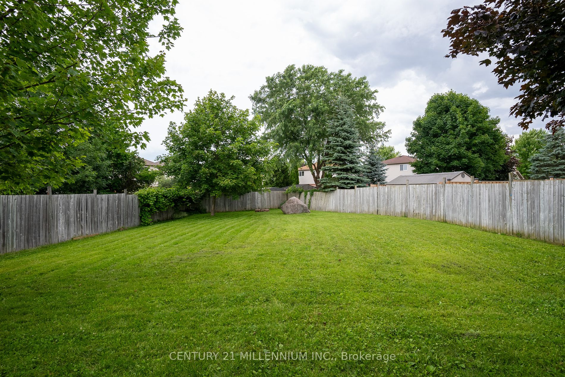 9 Whitehorn Crescent