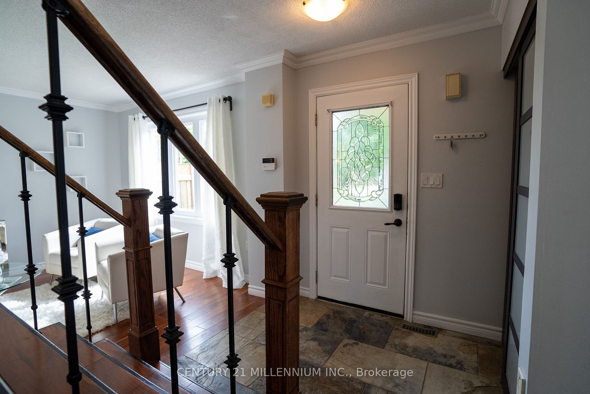 9 Whitehorn Crescent