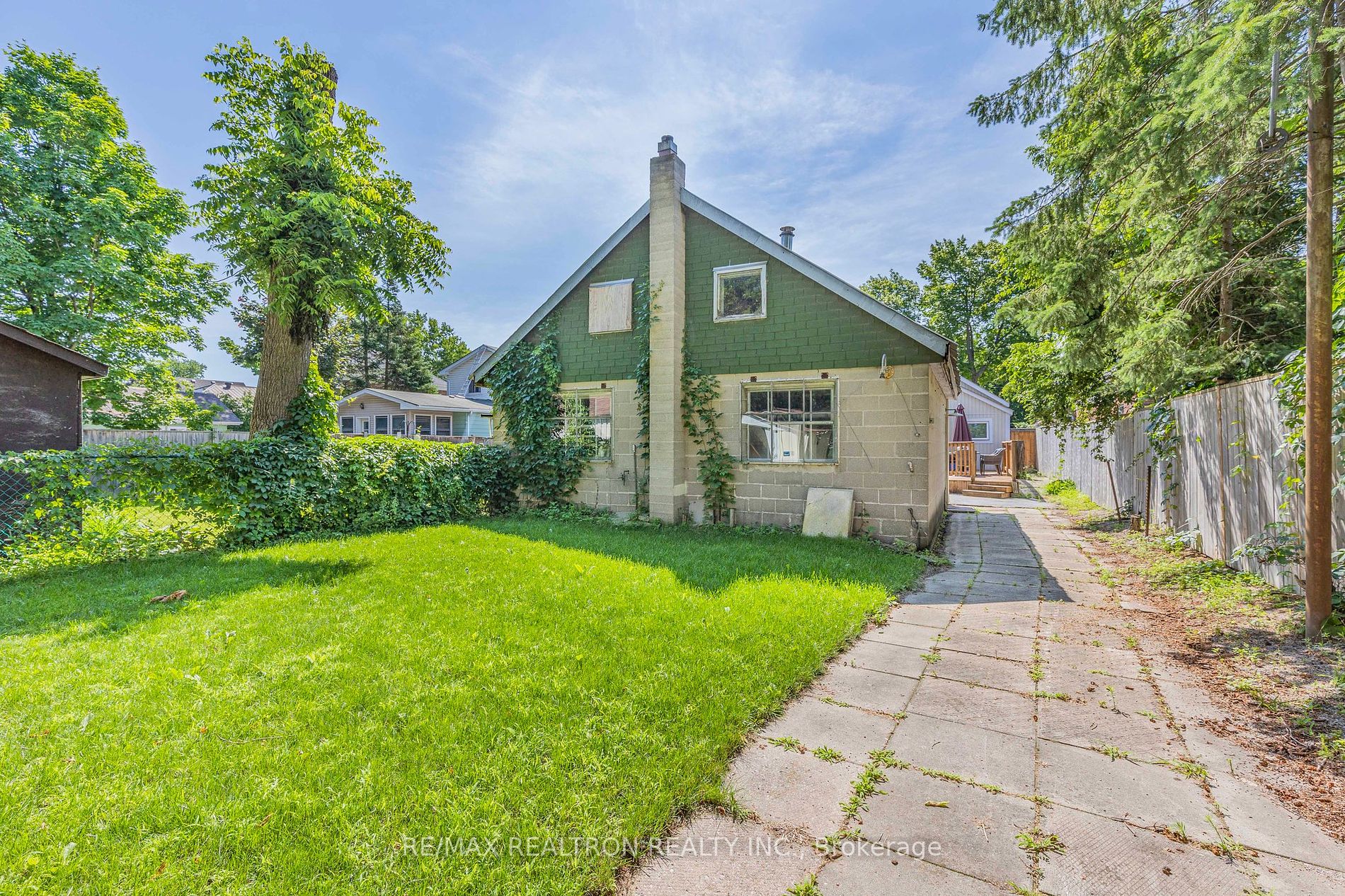 72 Henry St