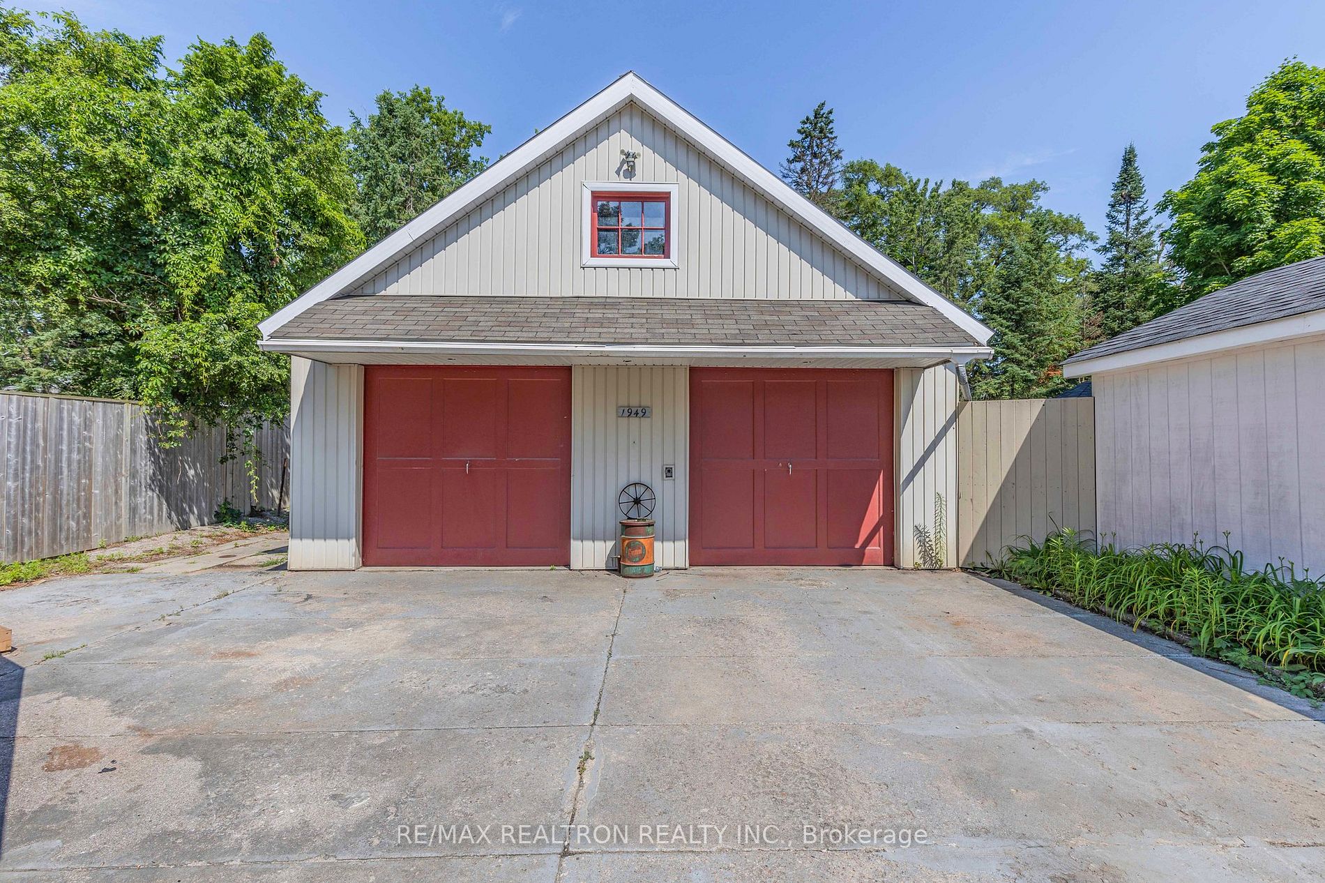 72 Henry St