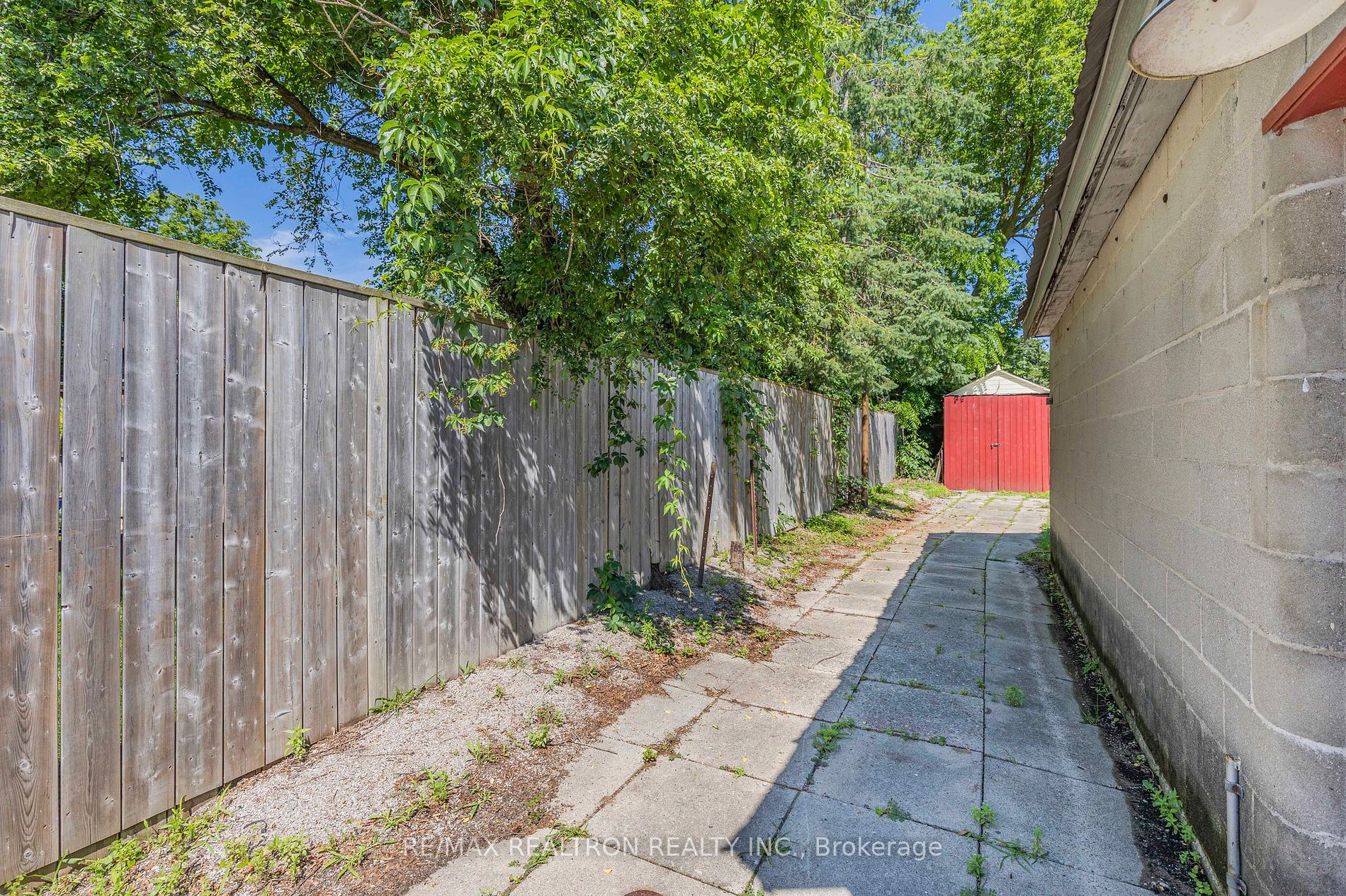 72 Henry St