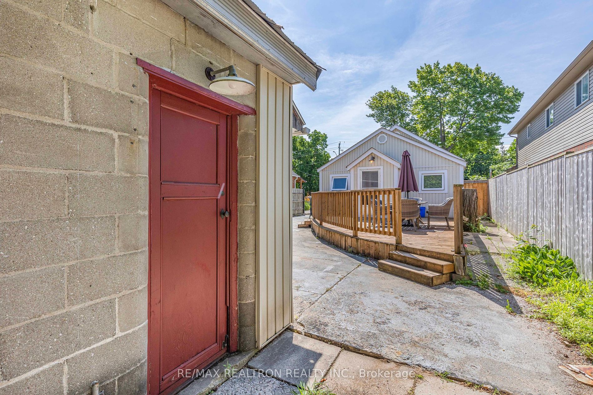 72 Henry St