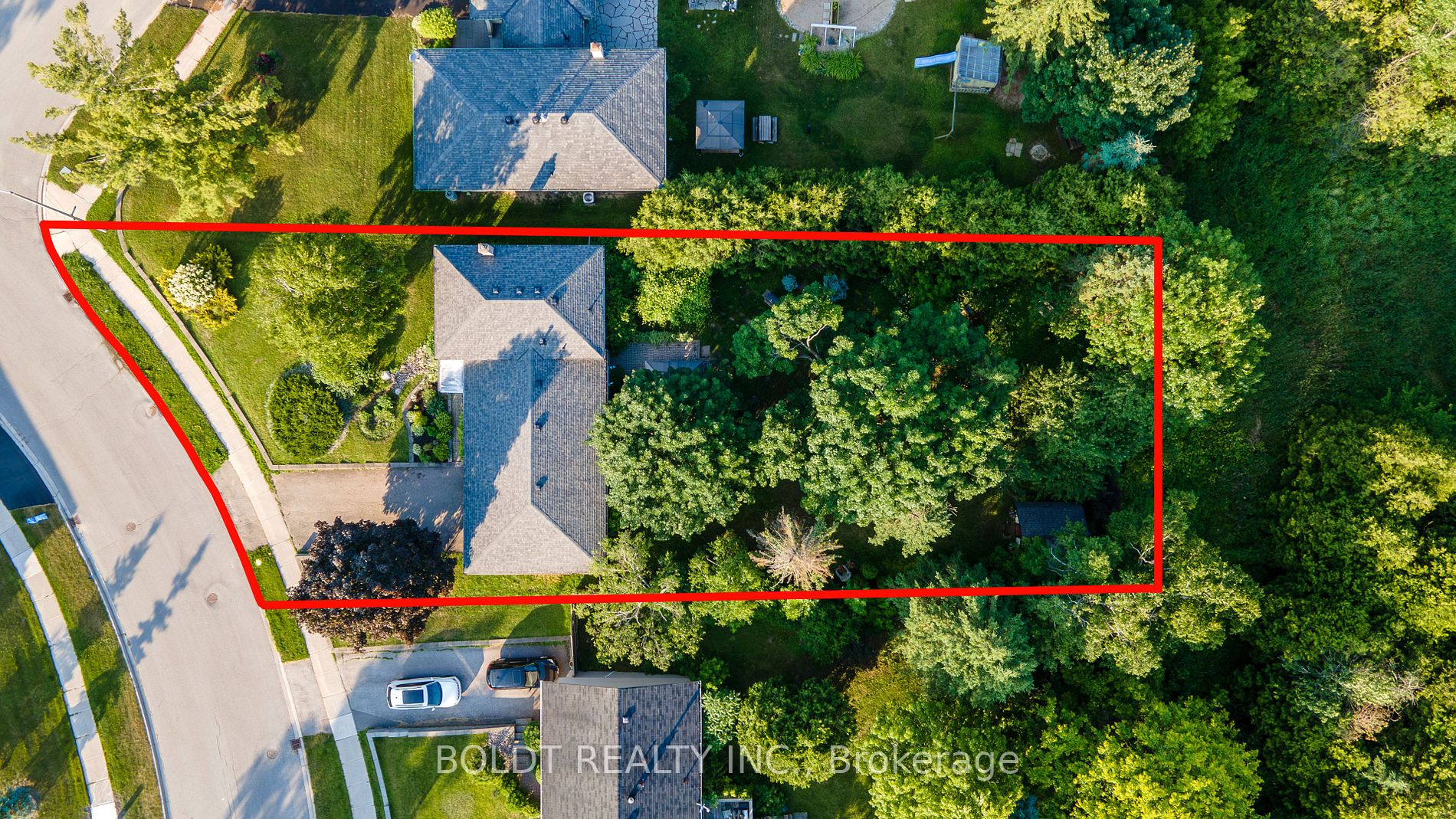 275 Pine Dr