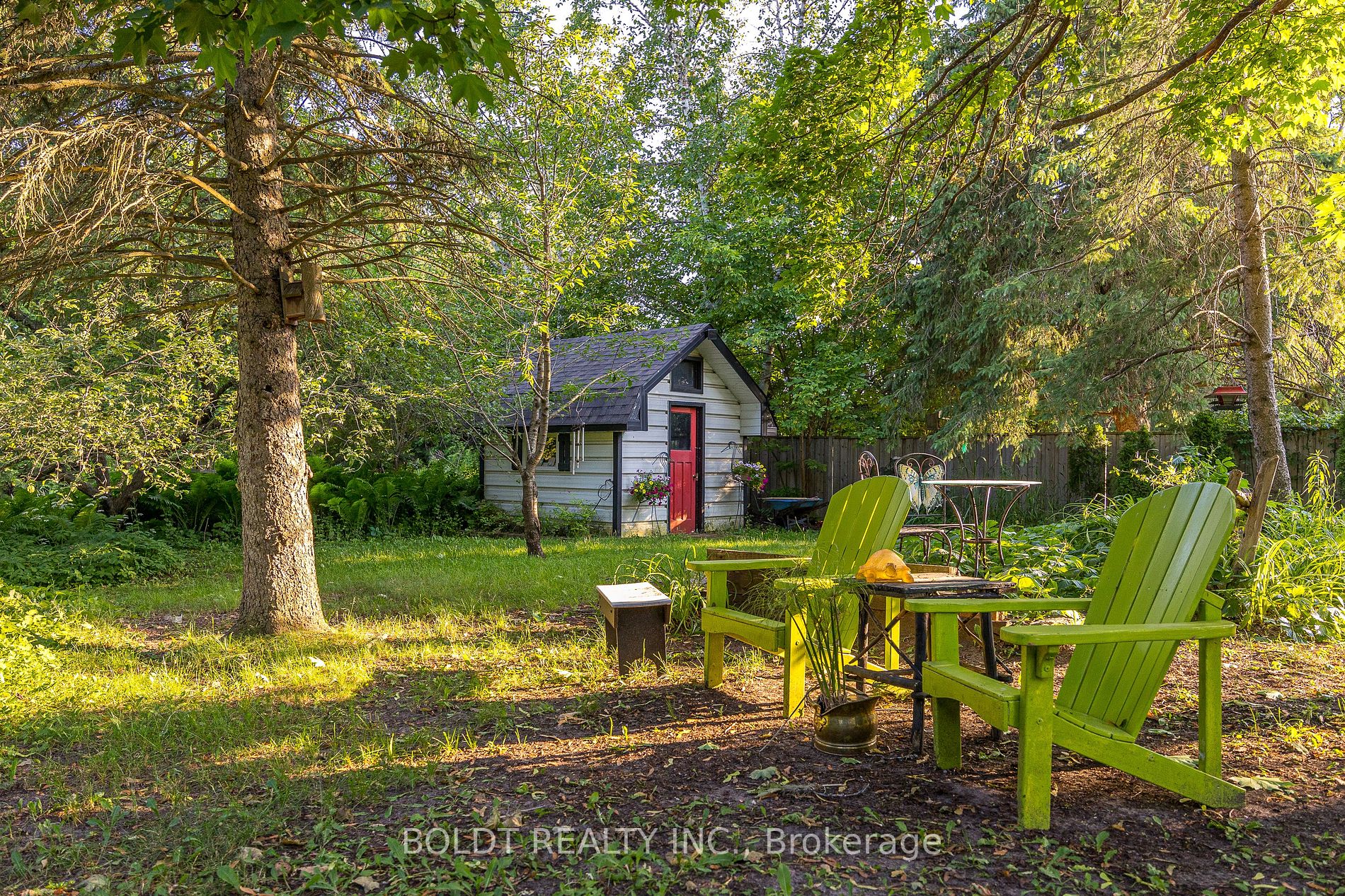 275 Pine Dr