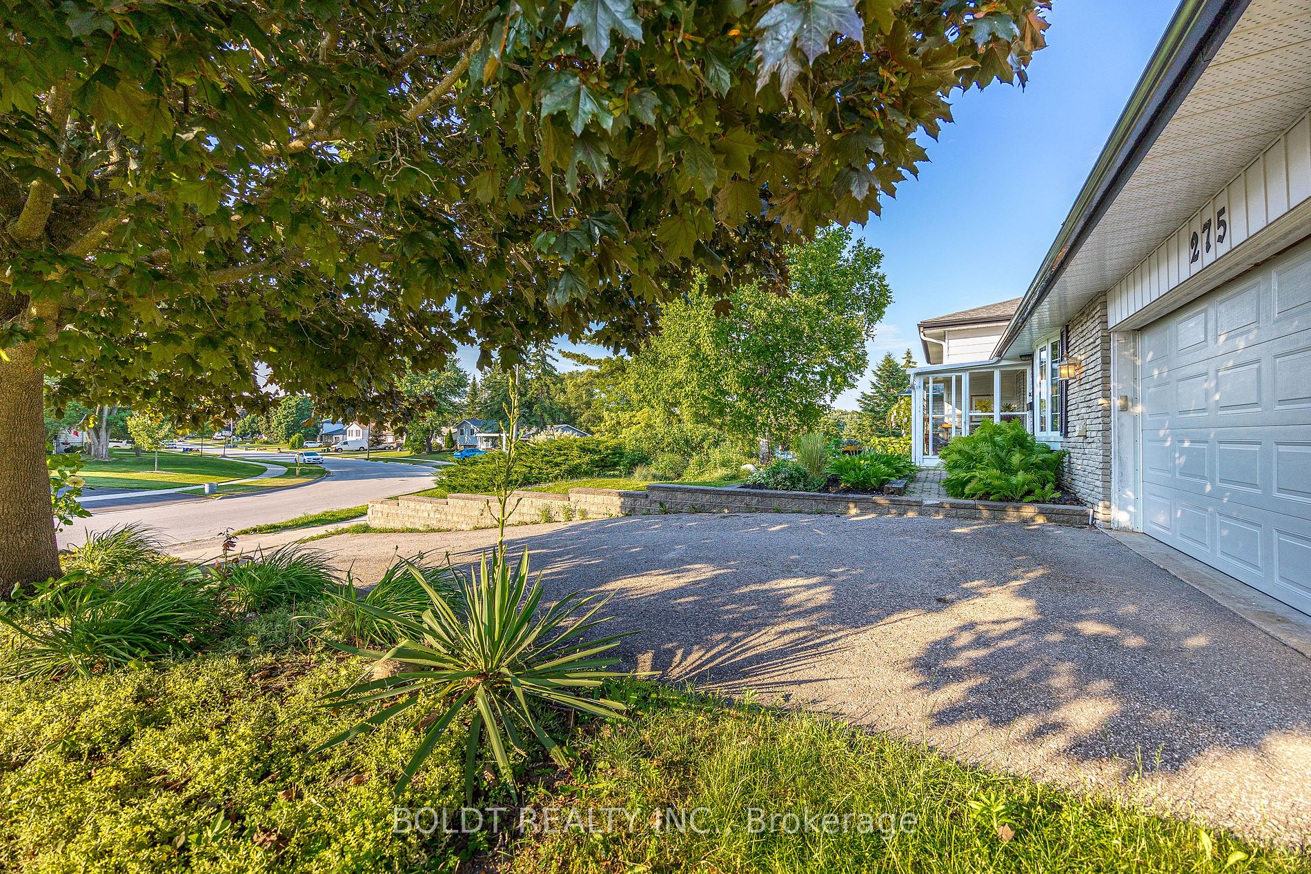 275 Pine Dr