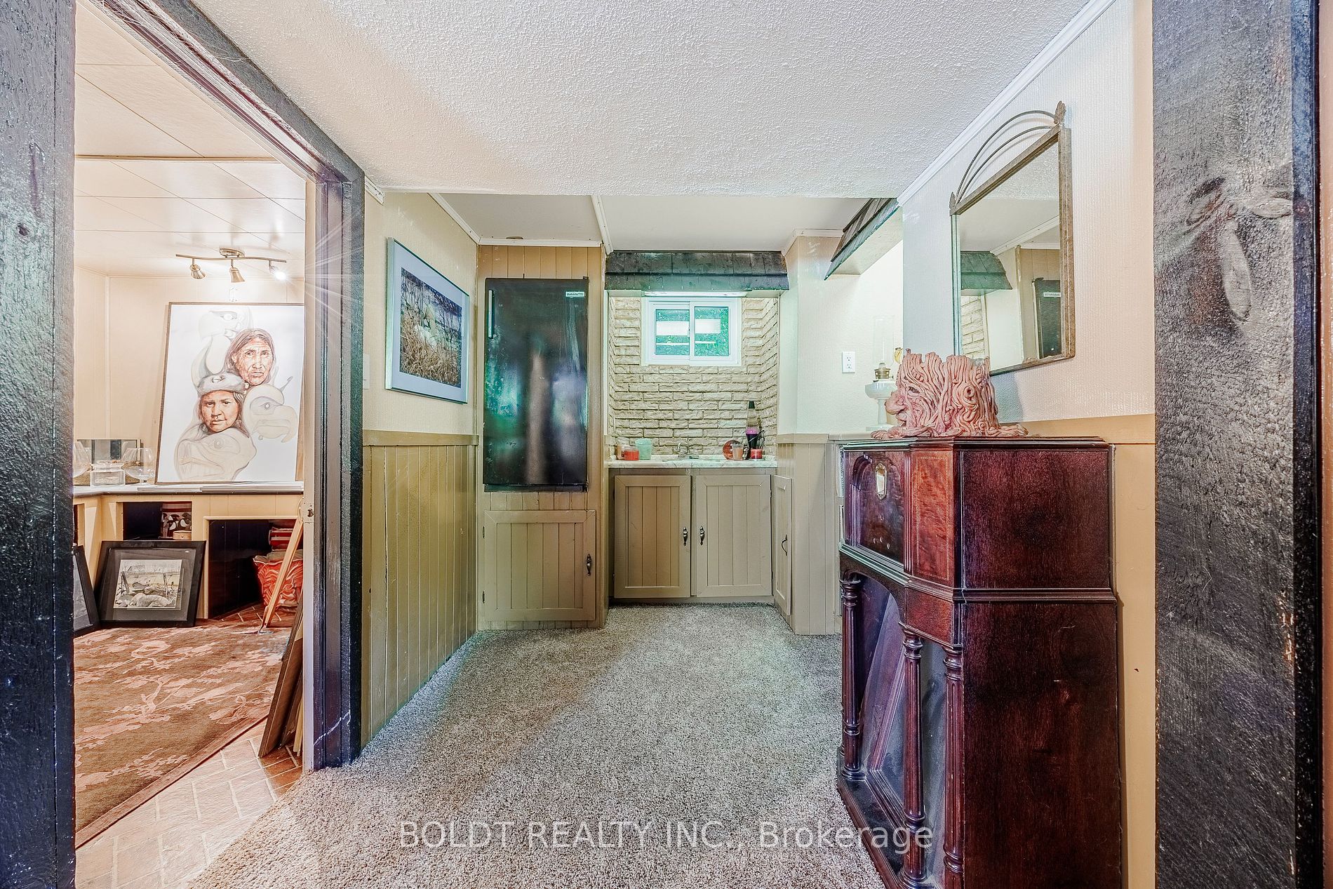 275 Pine Dr