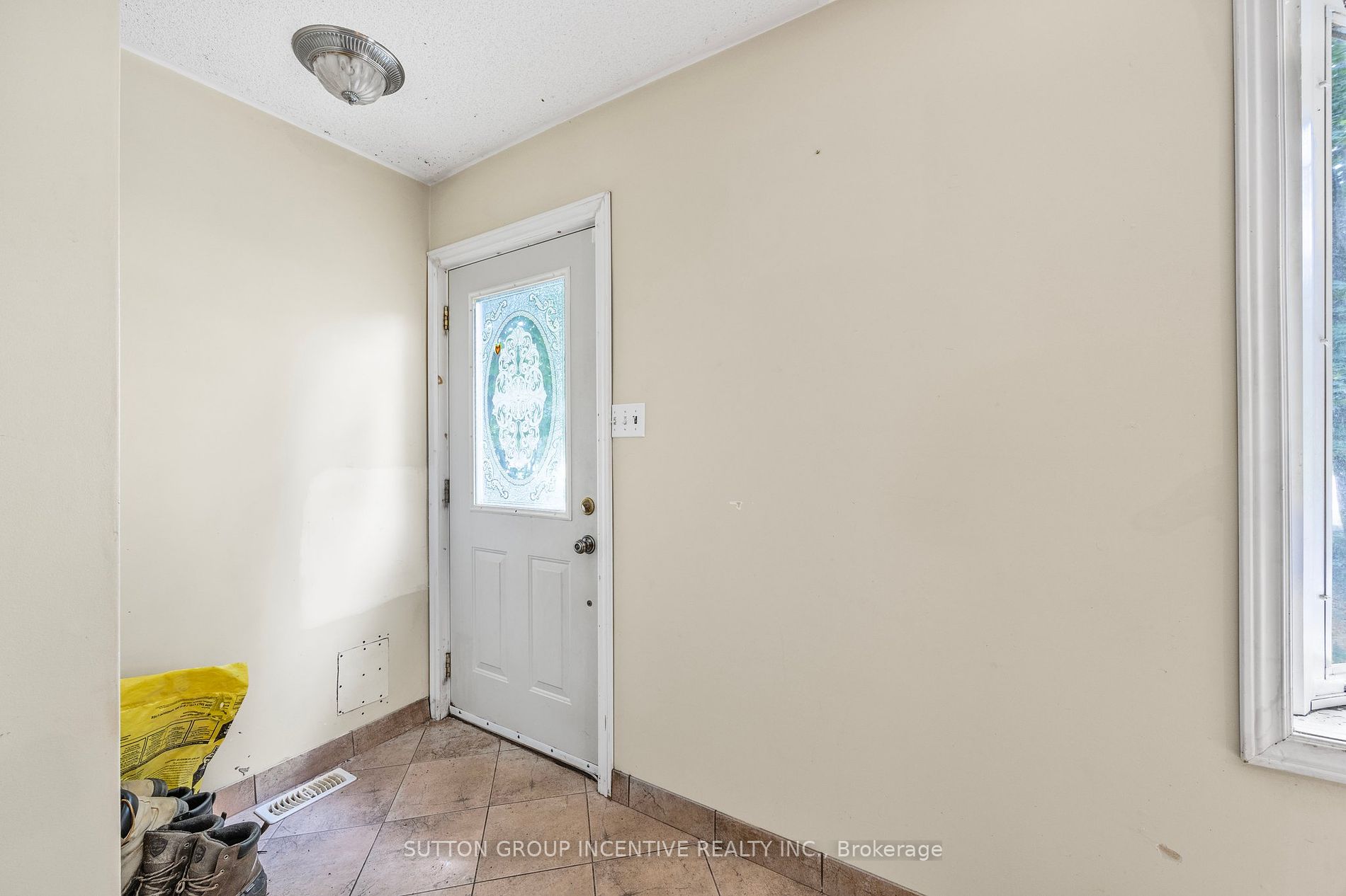 1213 Bayfield Street N