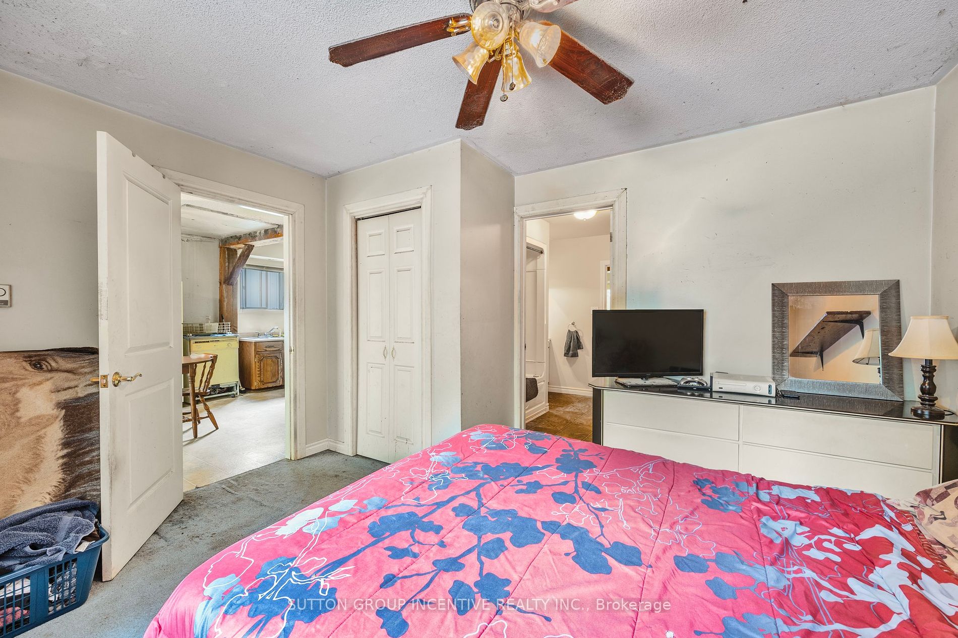 1213 Bayfield Street N