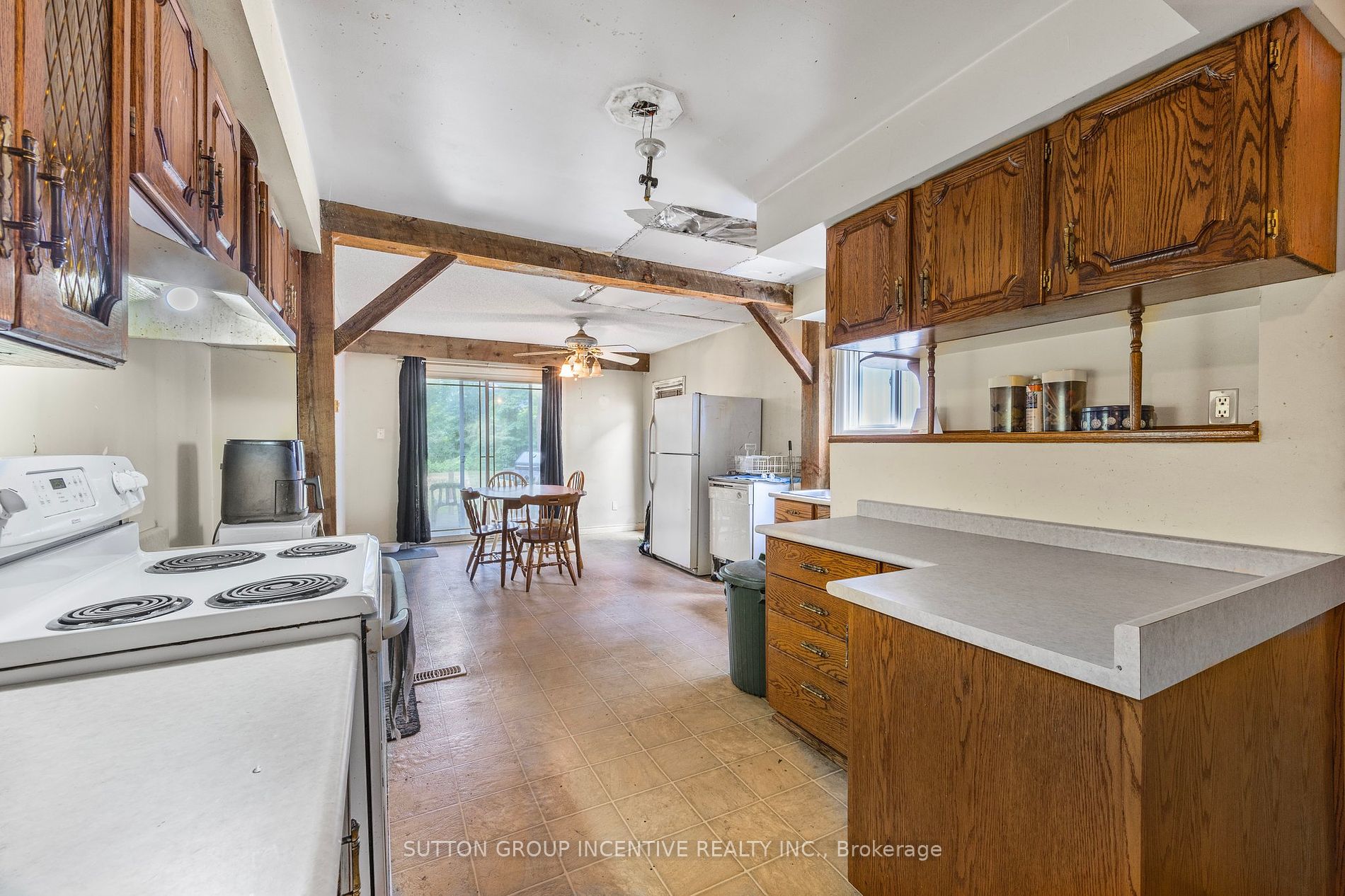 1213 Bayfield Street N