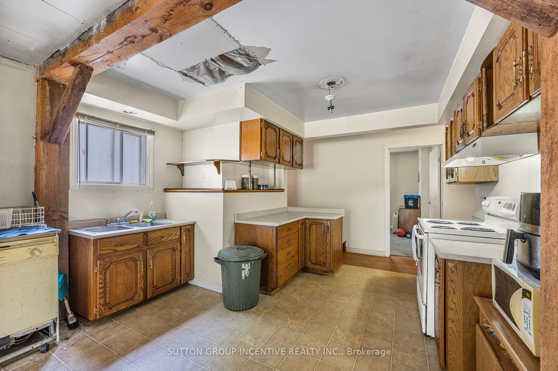 1213 Bayfield Street N