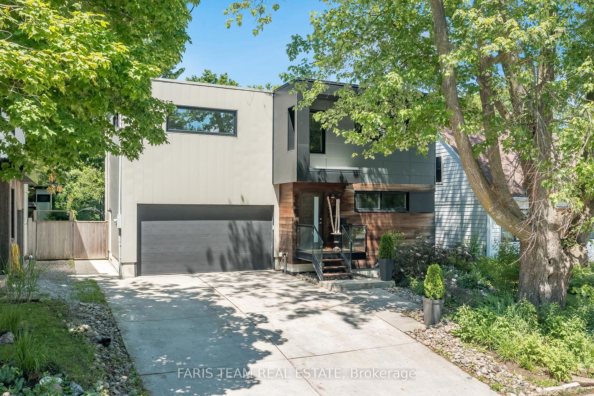 202 Napier St