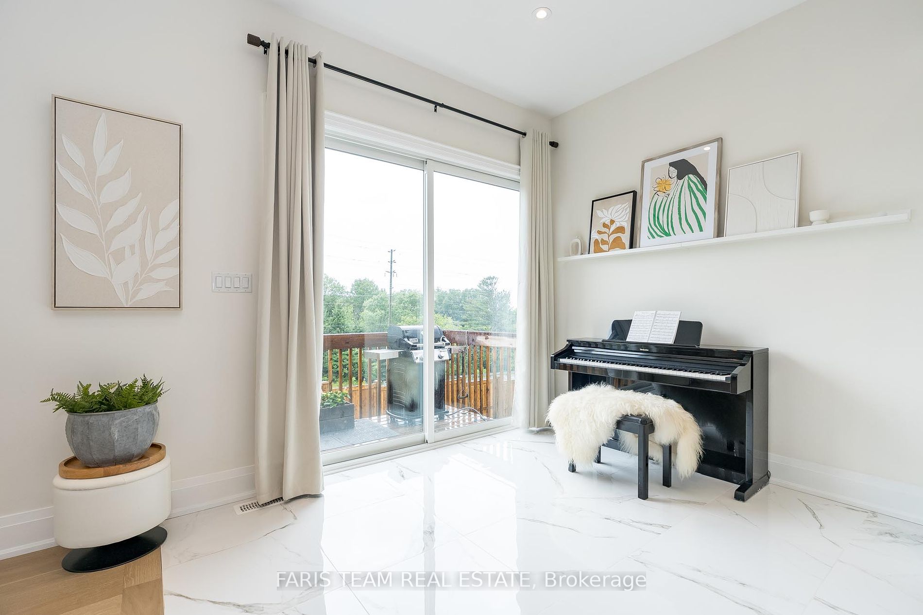 27 Muirfield Dr