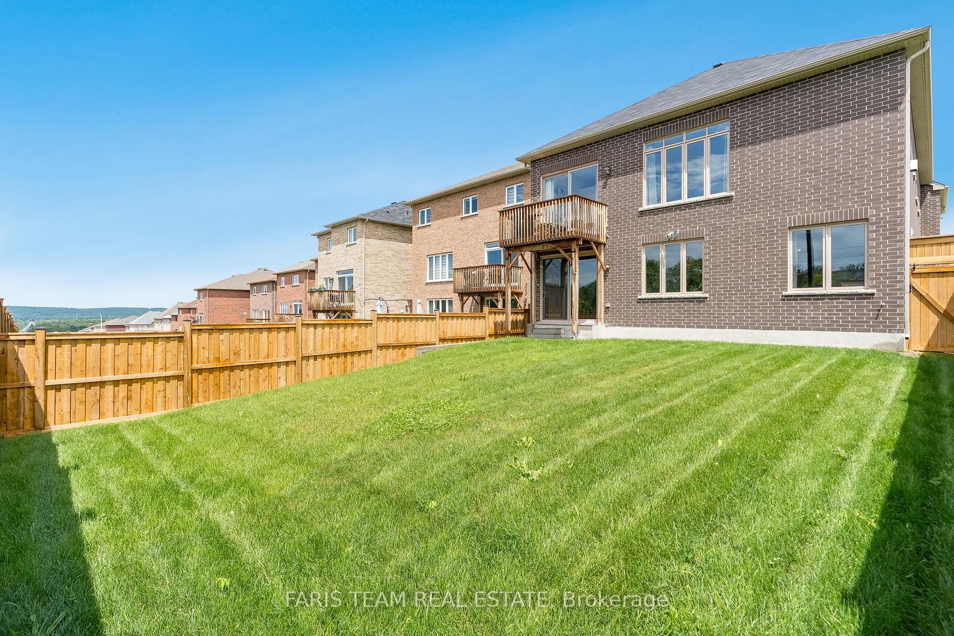 27 Muirfield Dr